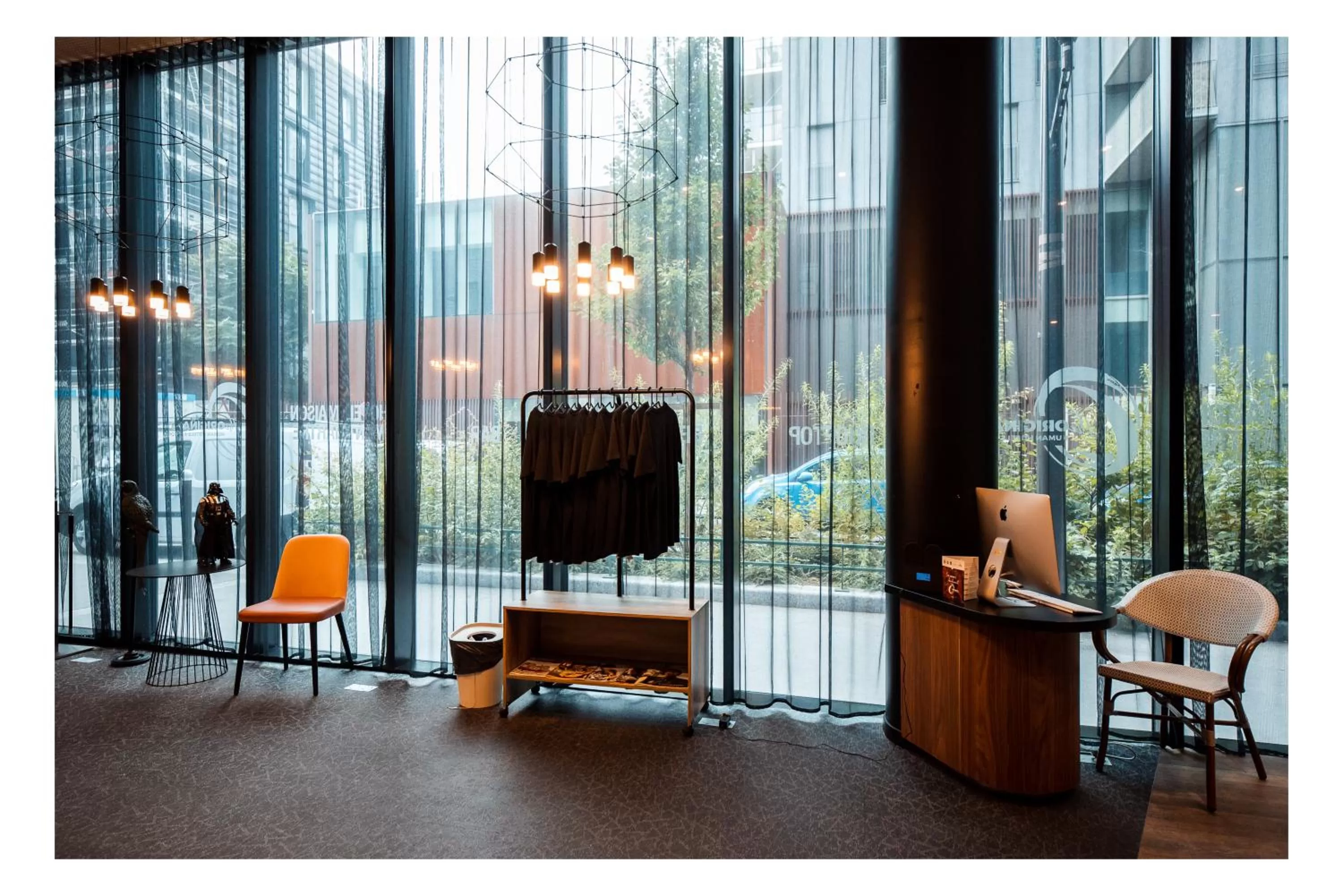 Lobby or reception in The Originals Boutique, Hôtel Maison Montmartre Paris Les Puces