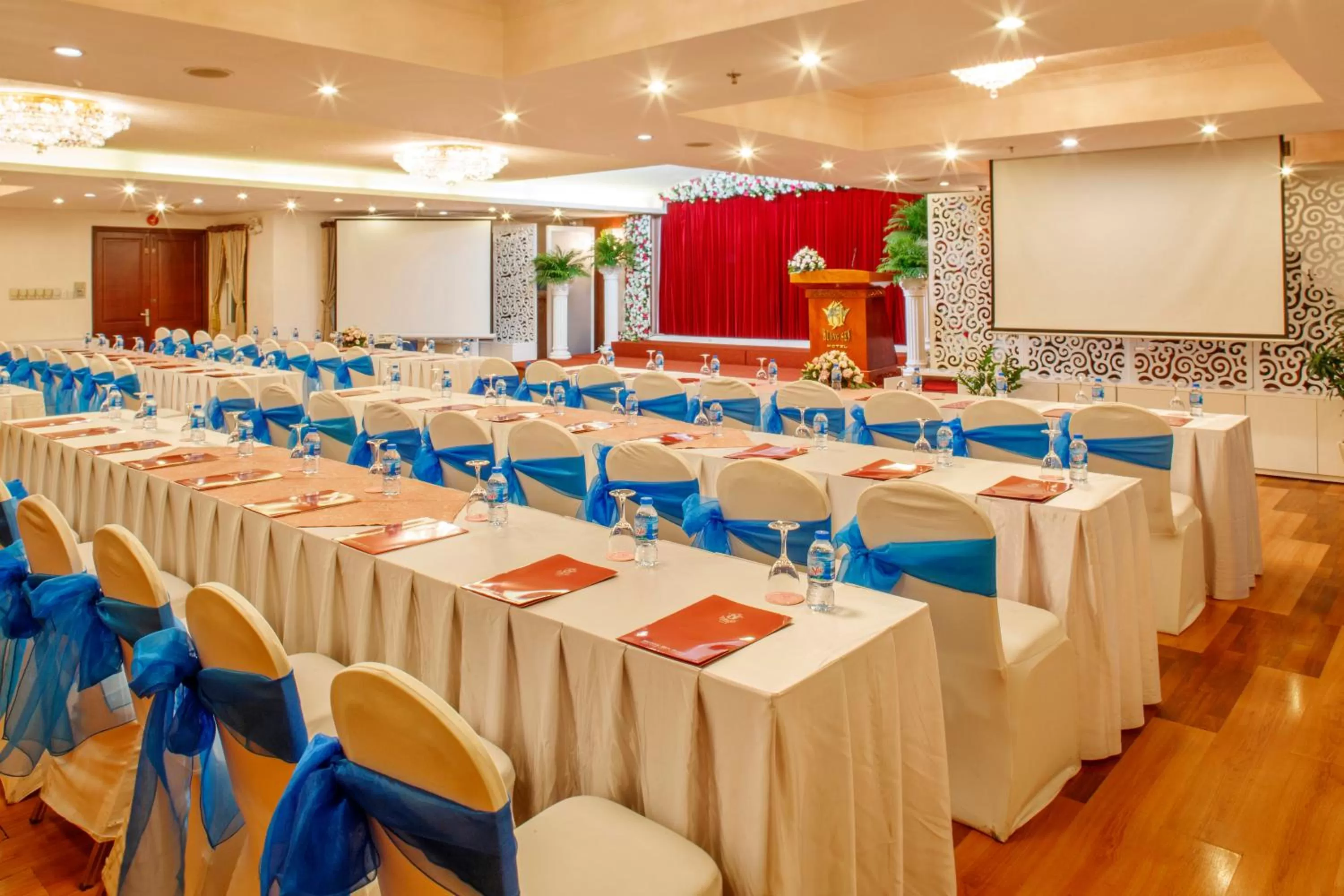 Meeting/conference room in Huong Sen Hotel