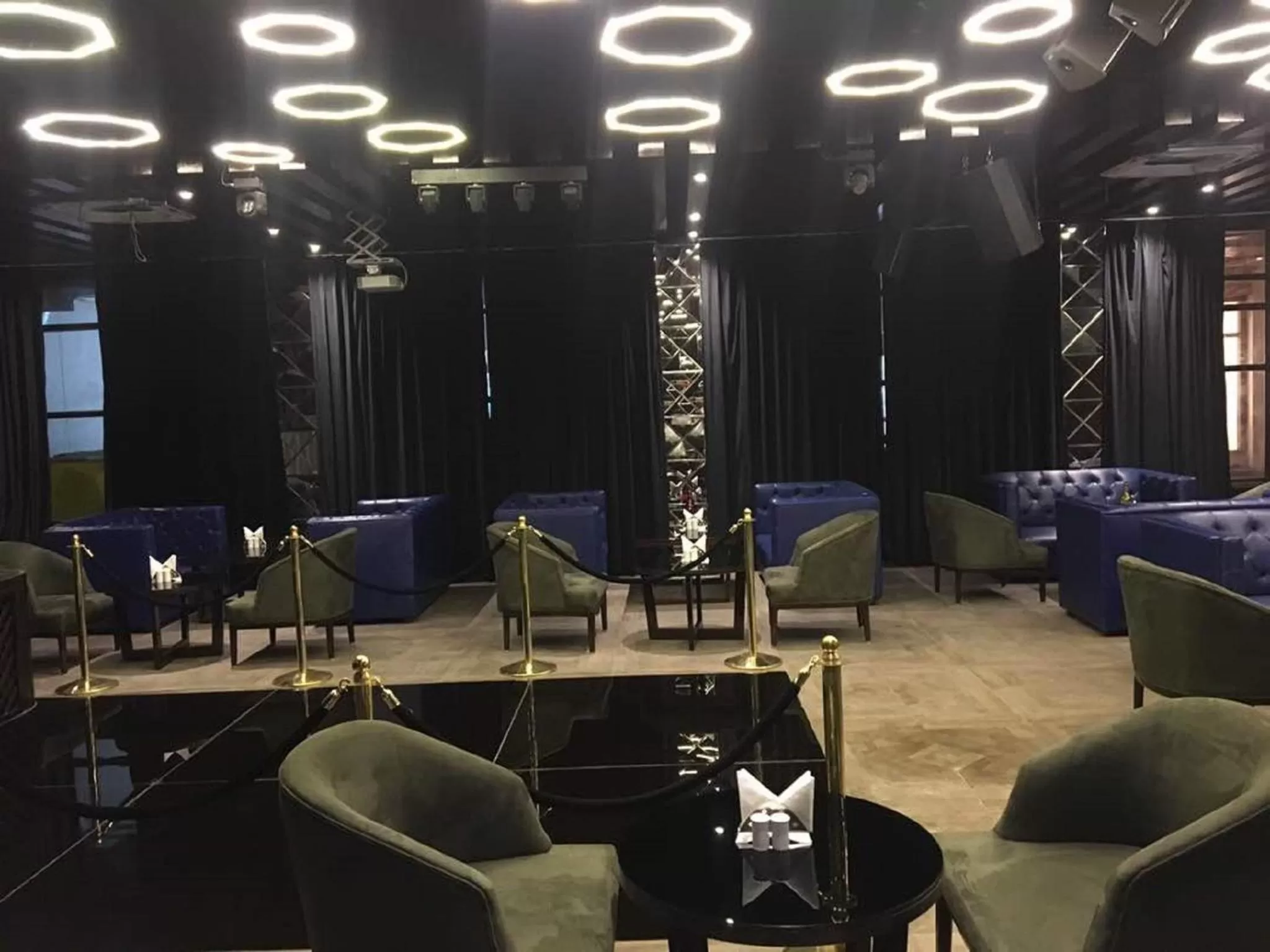 Lounge or bar in Bravia Hotel Manali Inn