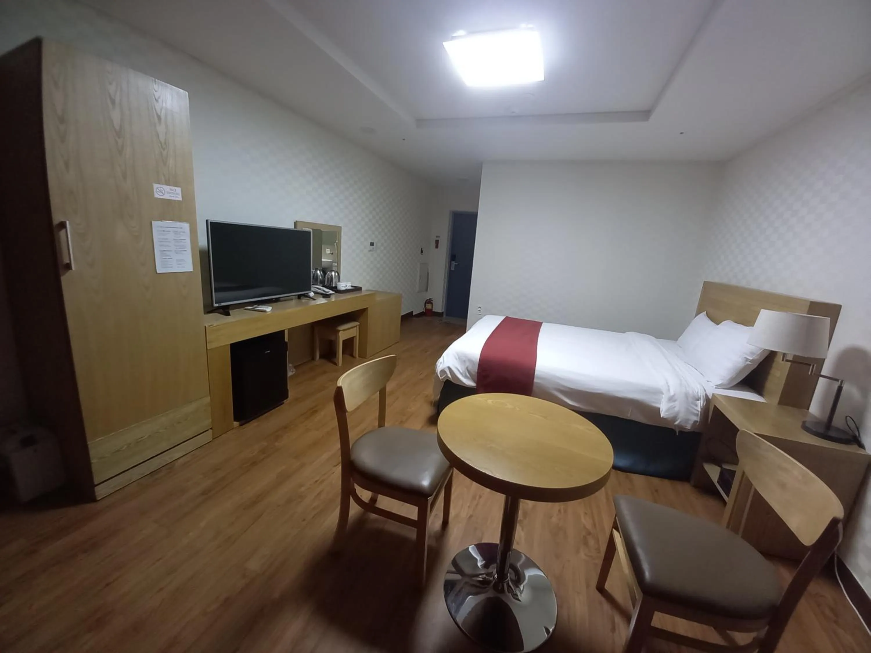 Photo of the whole room, Bed in Breeze Bay Hotel