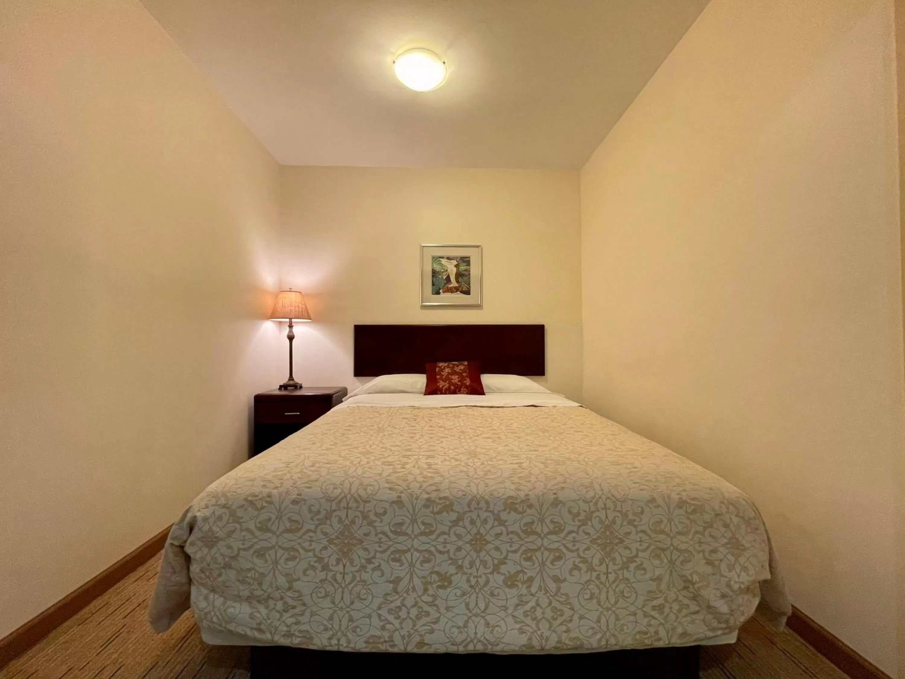 Bedroom, Bed in Valhalla Inn