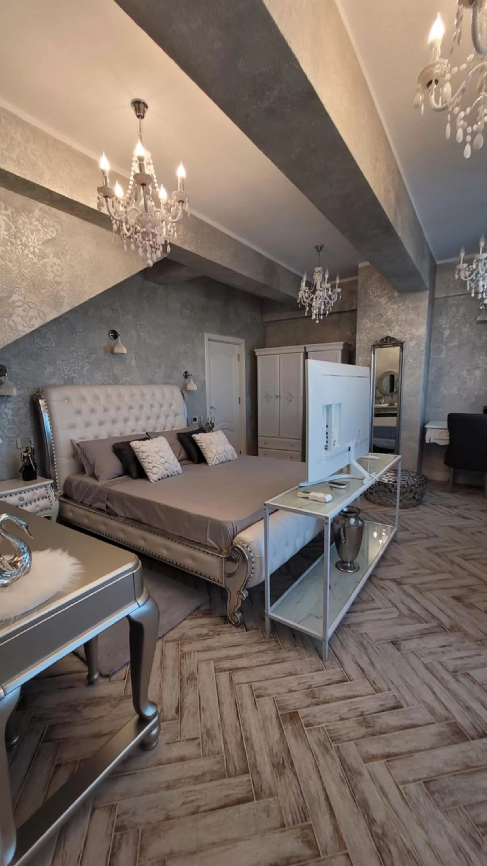 Photo of the whole room, Seating Area in Terrace Suites Iasi