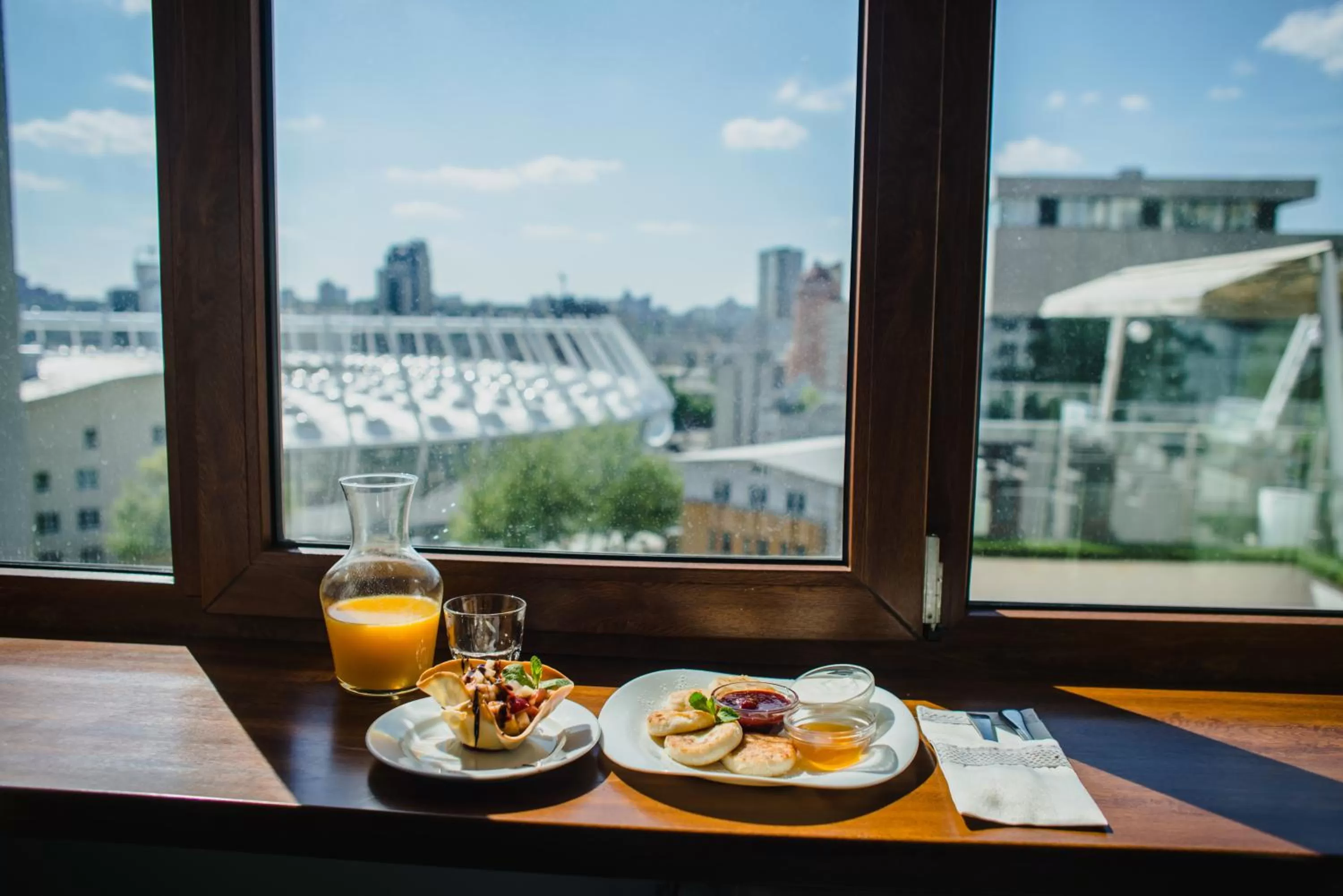 Food and drinks in Royal Olympic Hotel