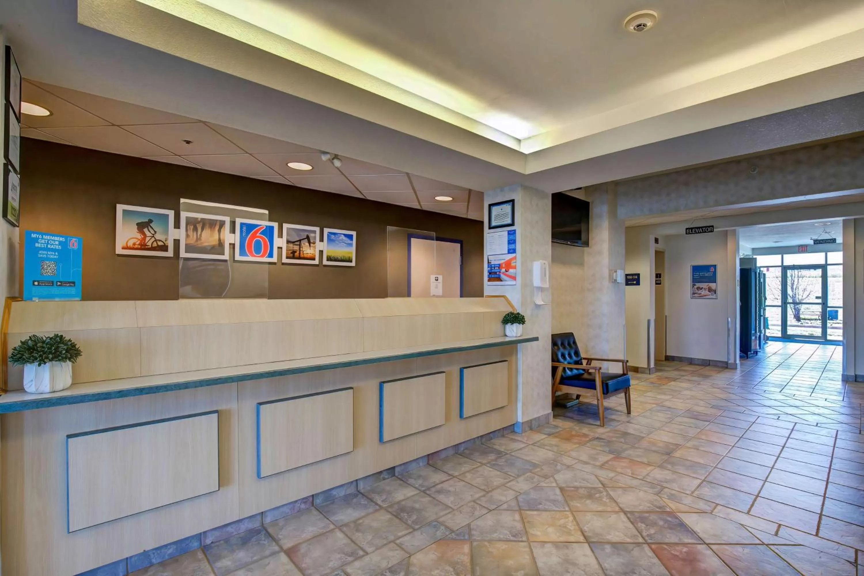 Lobby or reception in Motel 6-Grande Prairie, AB
