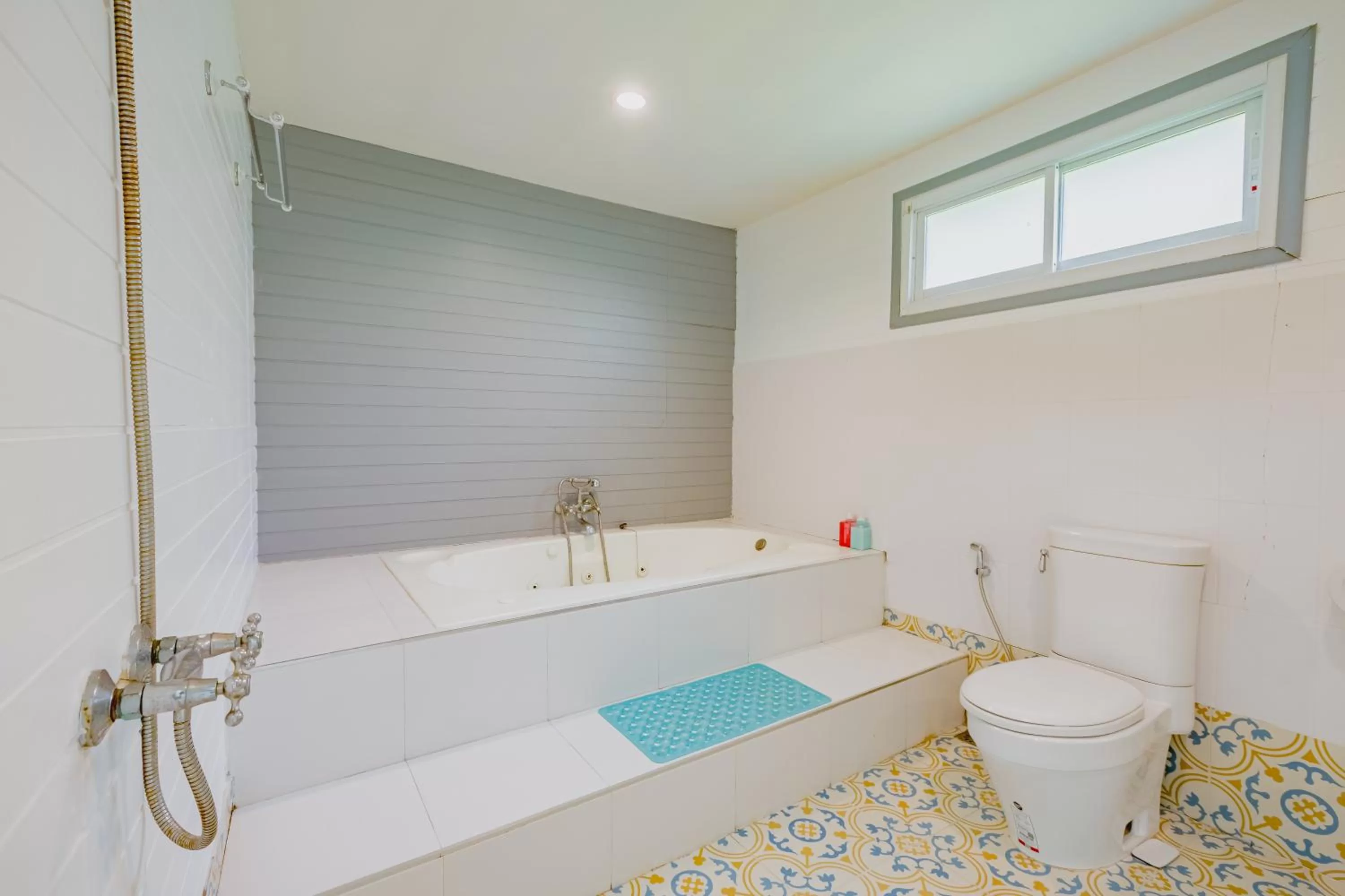 Bathroom in Sakarin Valley Resort