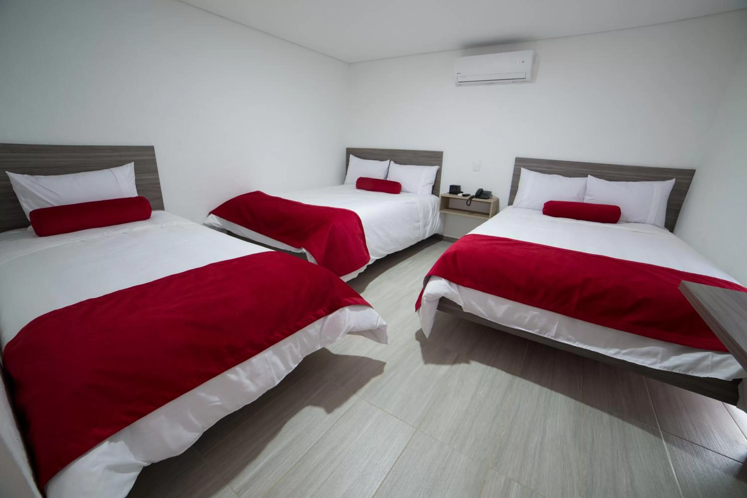 Photo of the whole room, Room Photo in Hotel Med 70