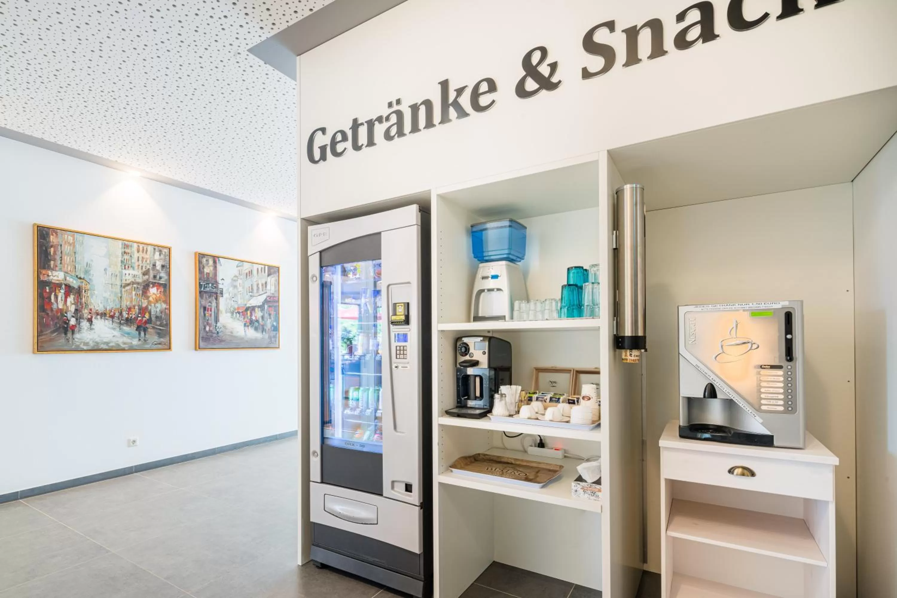 Drinks in Stadthotel Lohne, Self Check In, mit Bäckerei und Cafe