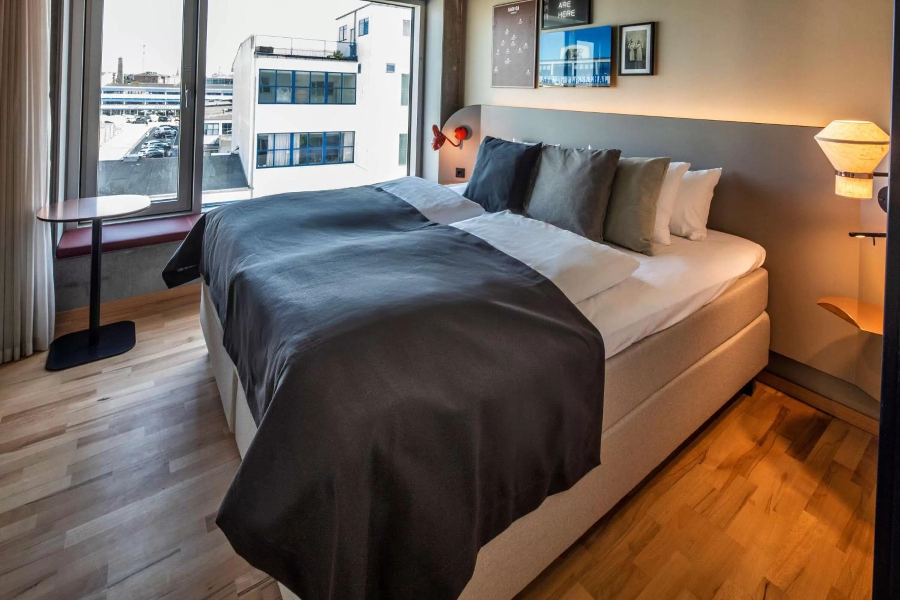 Photo of the whole room, Bed in Scandic Kødbyen