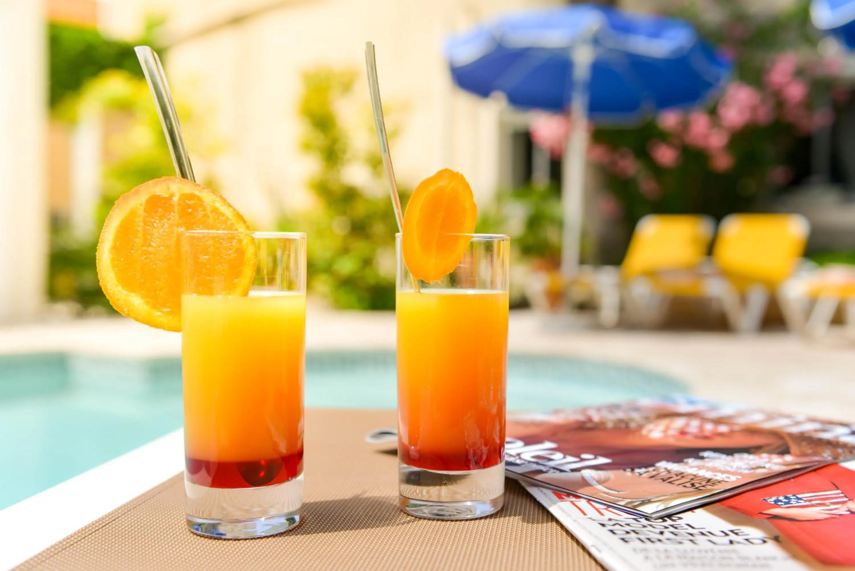 Swimming pool in Logis Hôtel Restaurant Résidence
