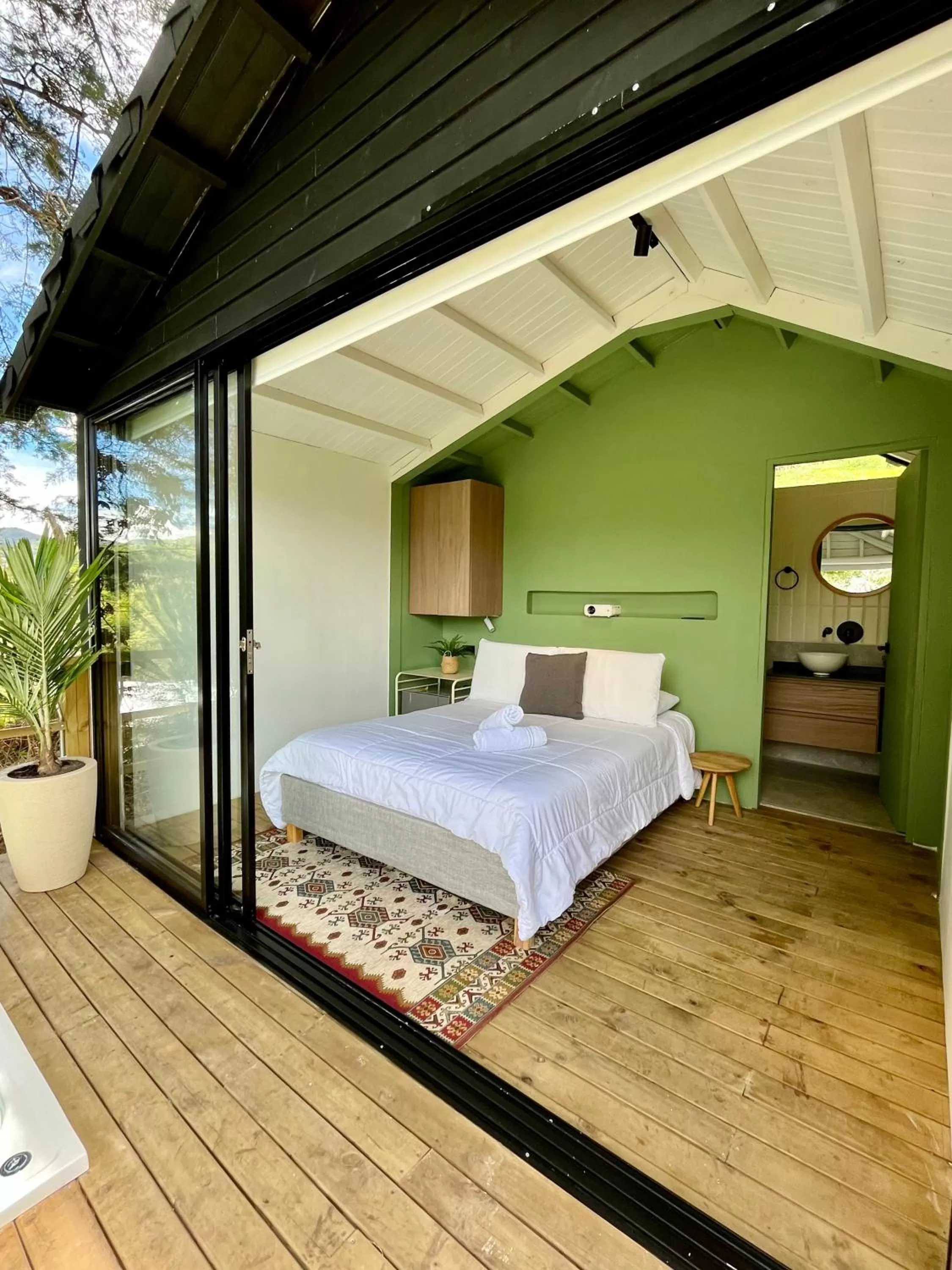 Bed in Soy Local Guatape