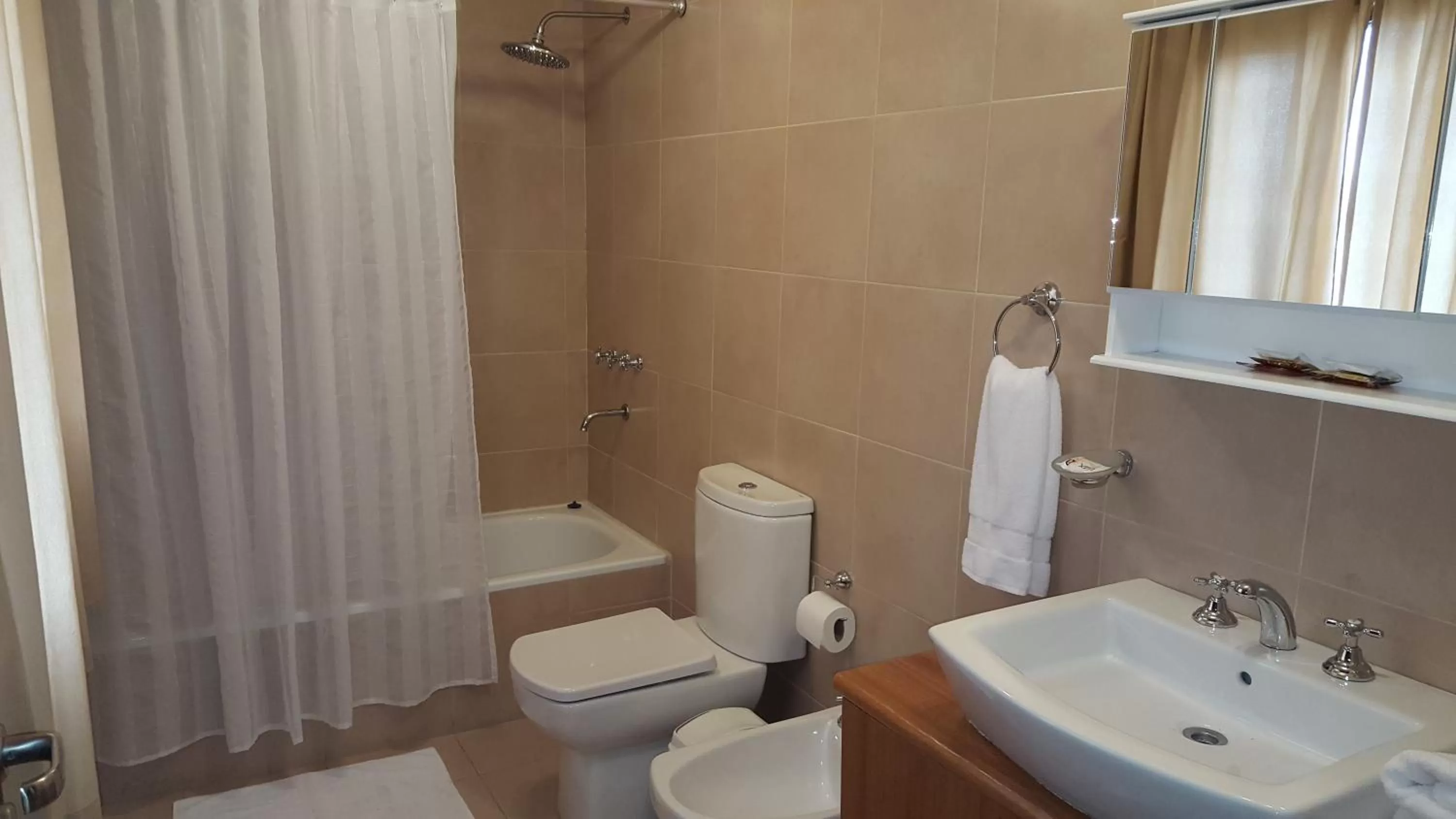 Bathroom in Hotel Mora