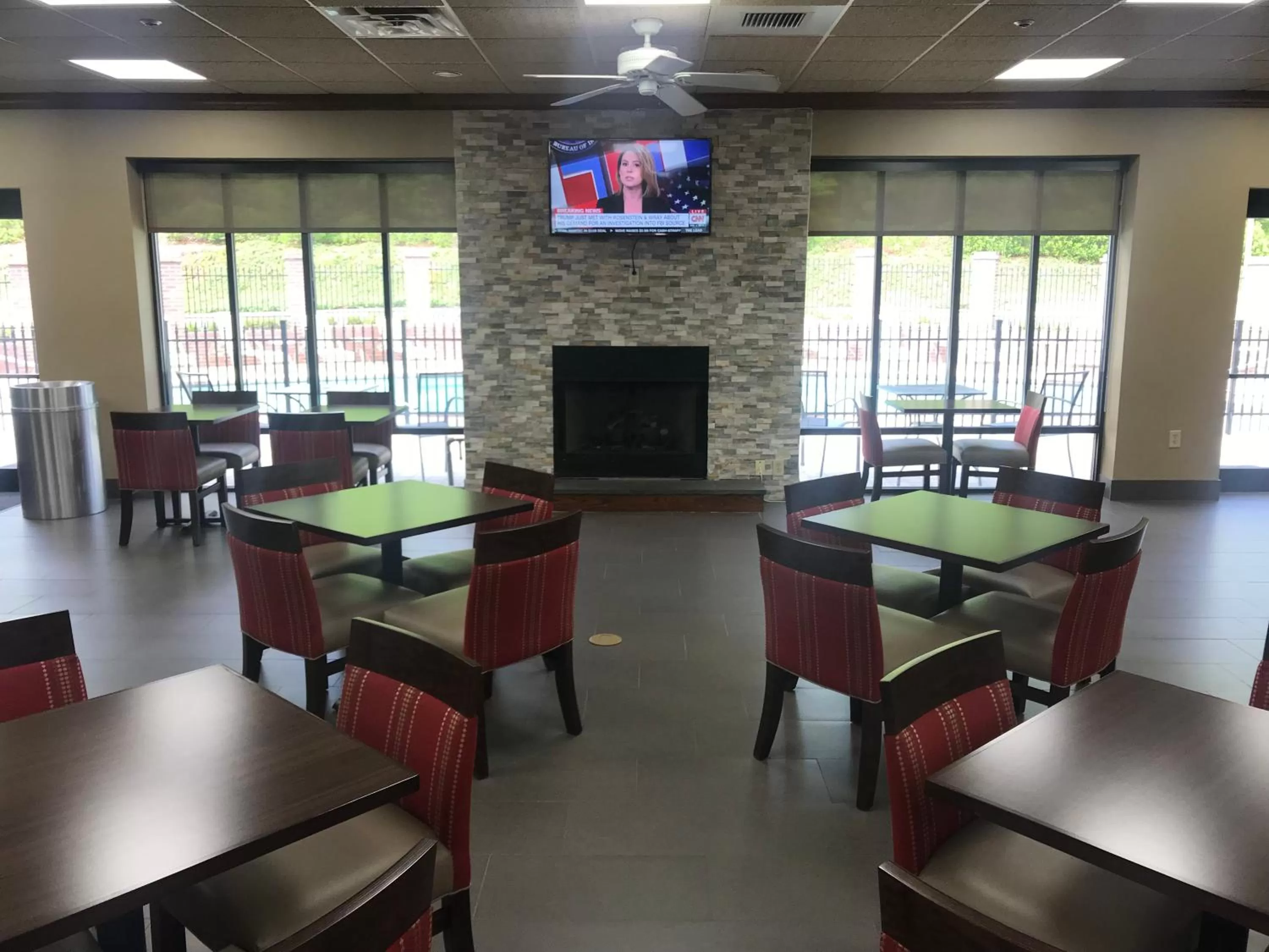 Seating area in Comfort Inn Pinehurst - Southern Pines