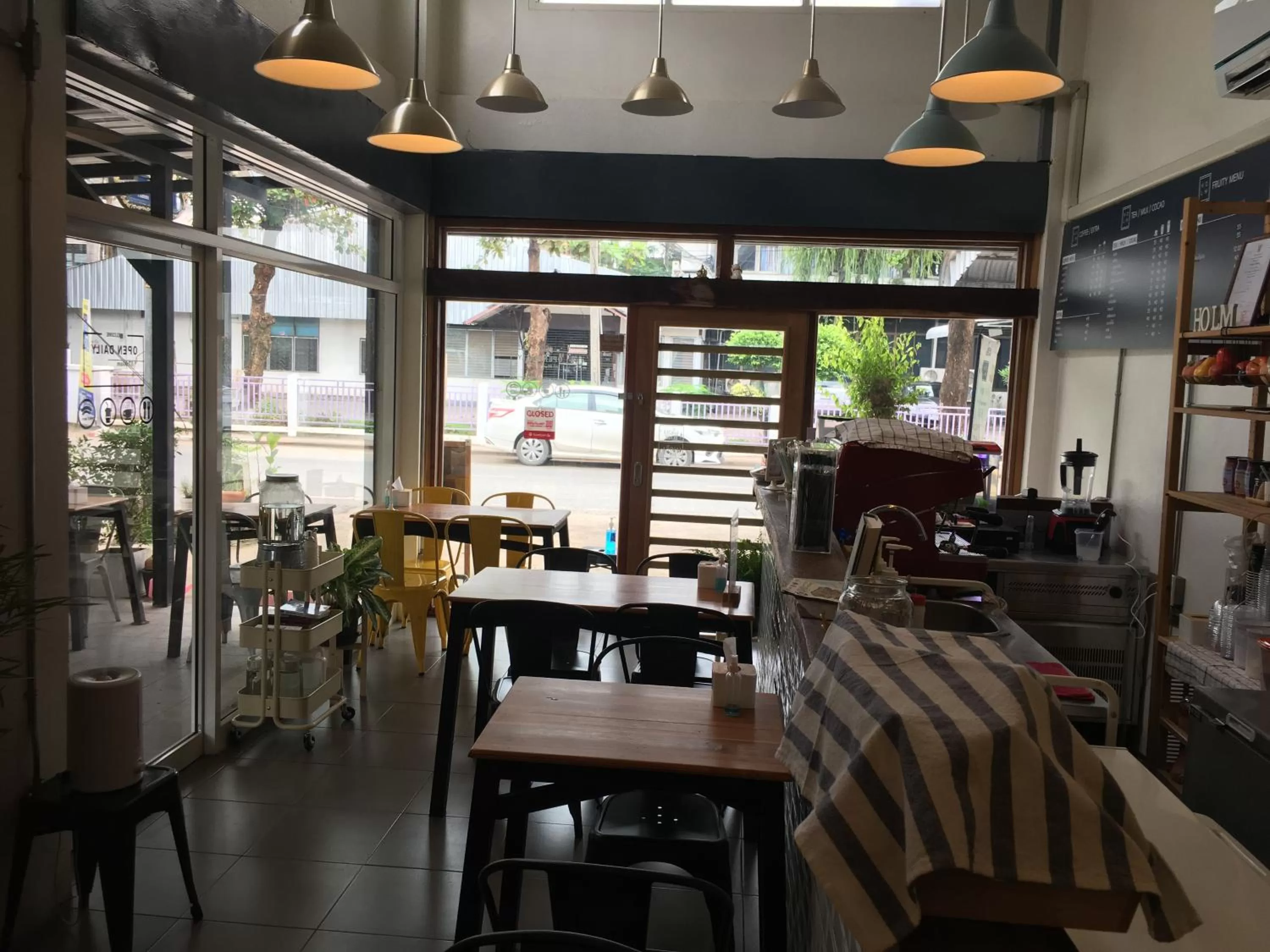 Restaurant/places to eat in De Nan Hotel