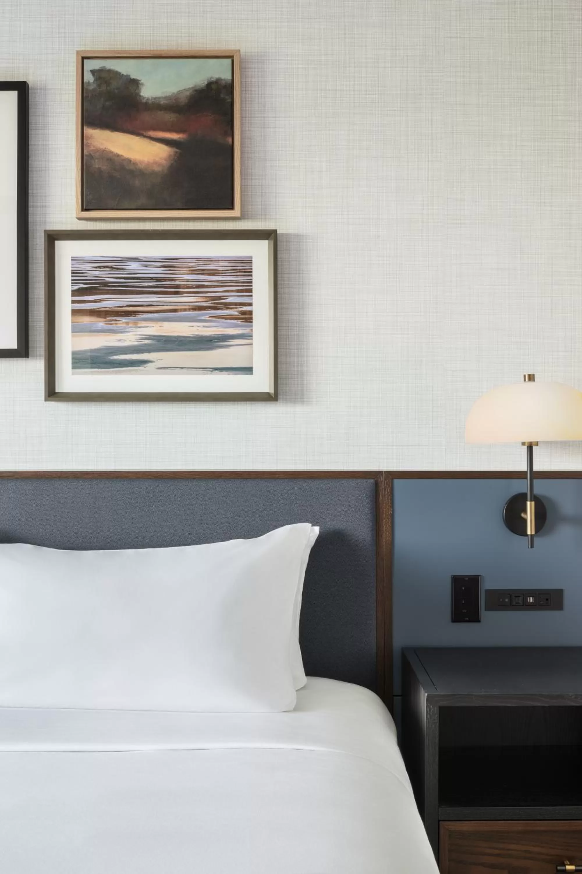 King Room with Roll-In Shower - Disability Access in Hyatt Regency Coralville