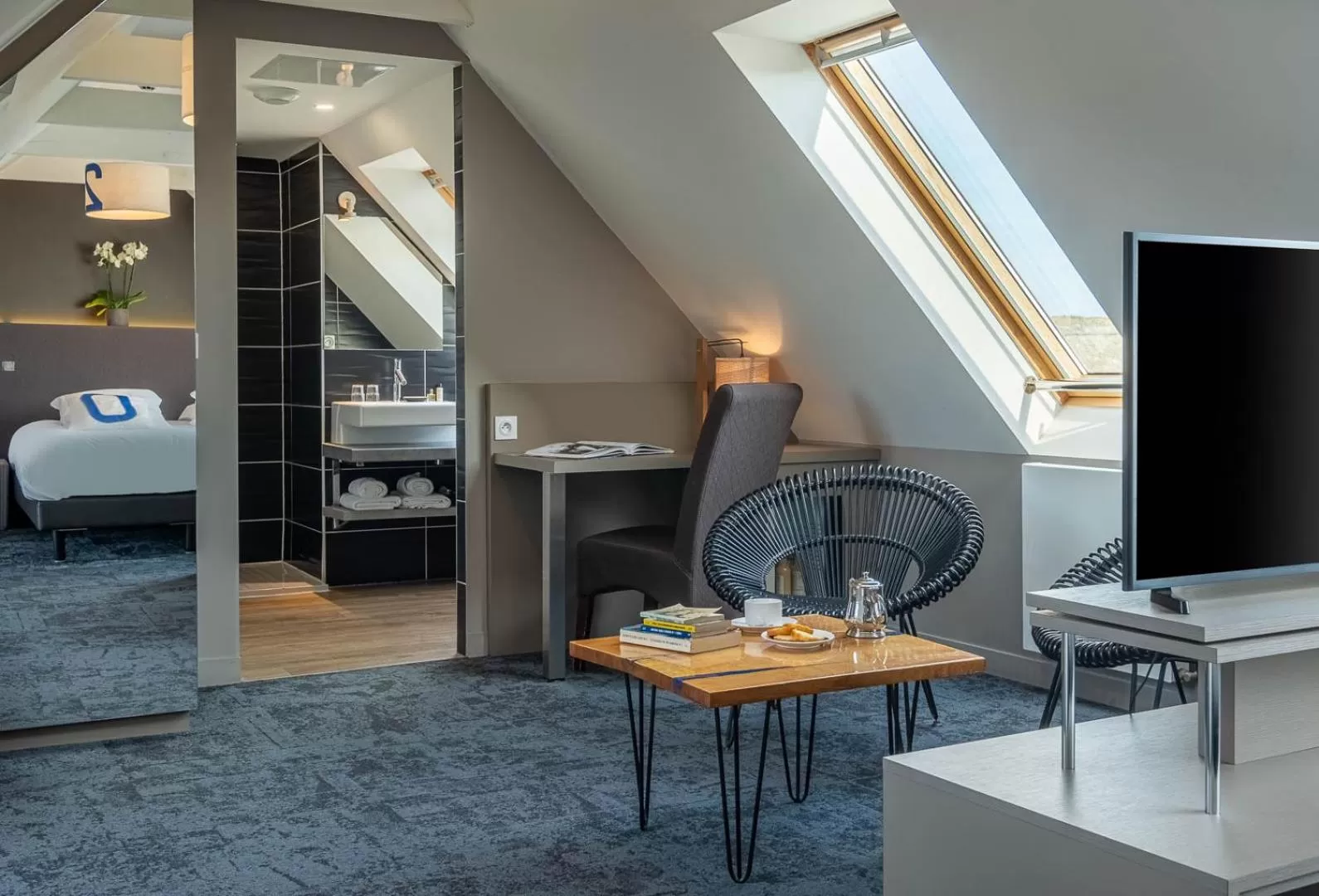 Bedroom, Bed in Hostellerie de la Pointe Saint-Mathieu - SPA & Restaurant