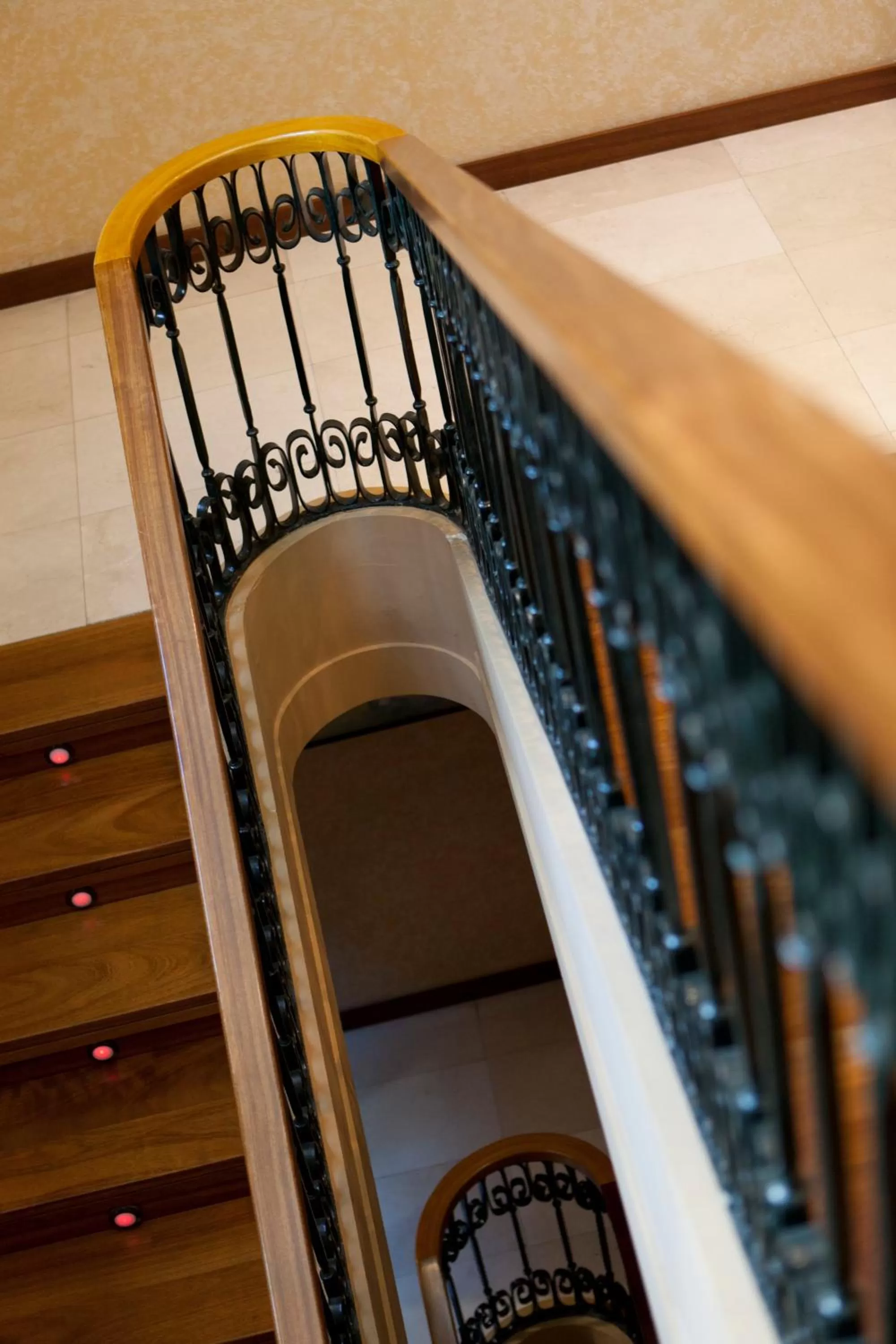 Property building in Victoria 4 Puerta del Sol