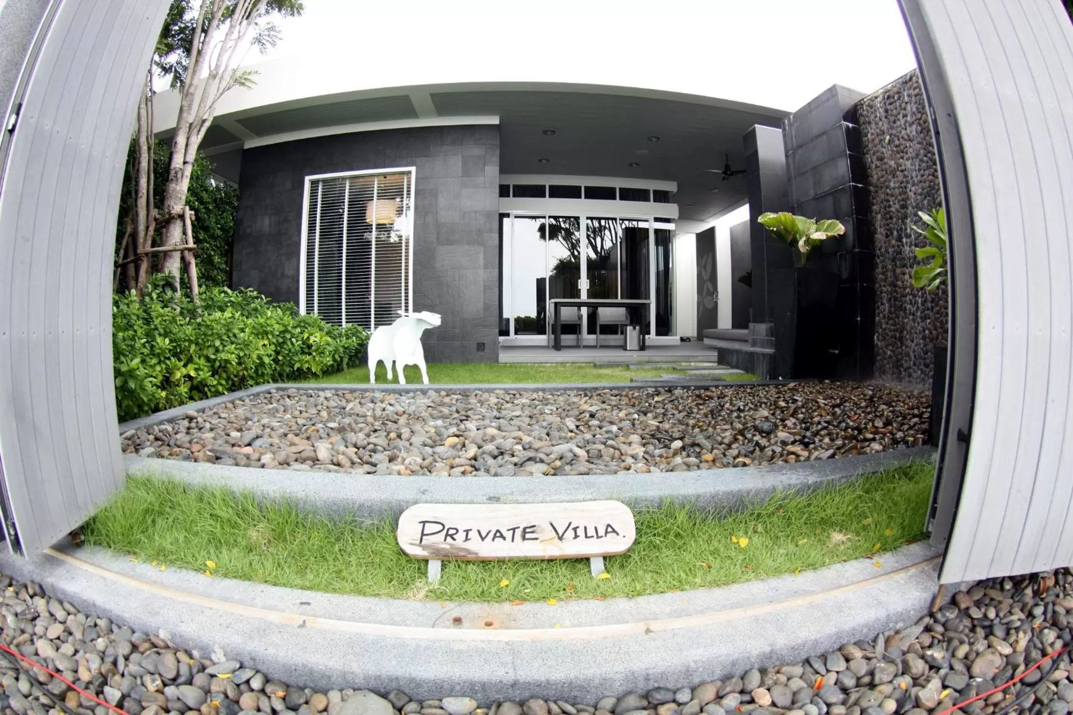 Facade/entrance in Cher Resort