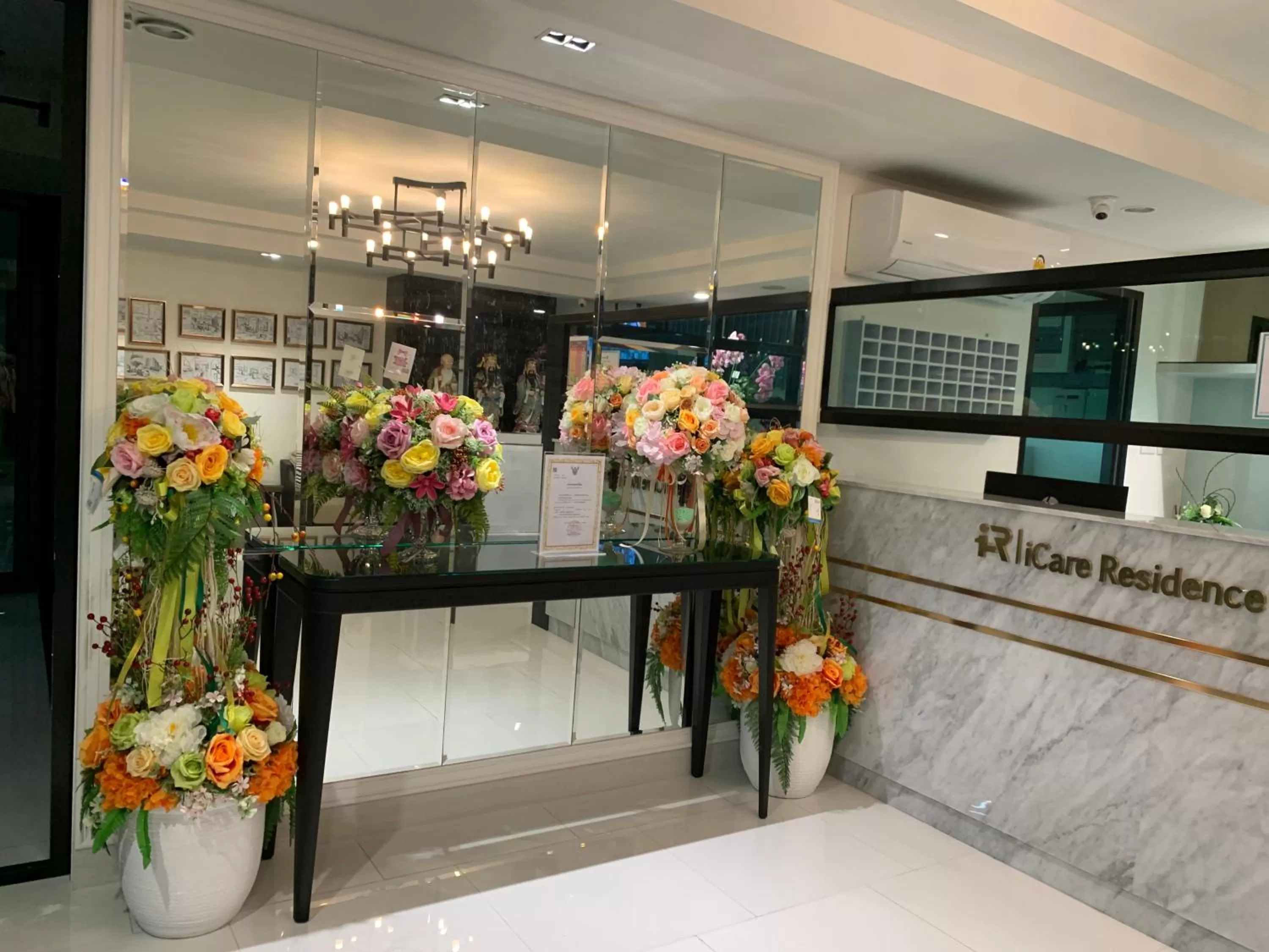 Lobby or reception in Icare Residence & Hotel