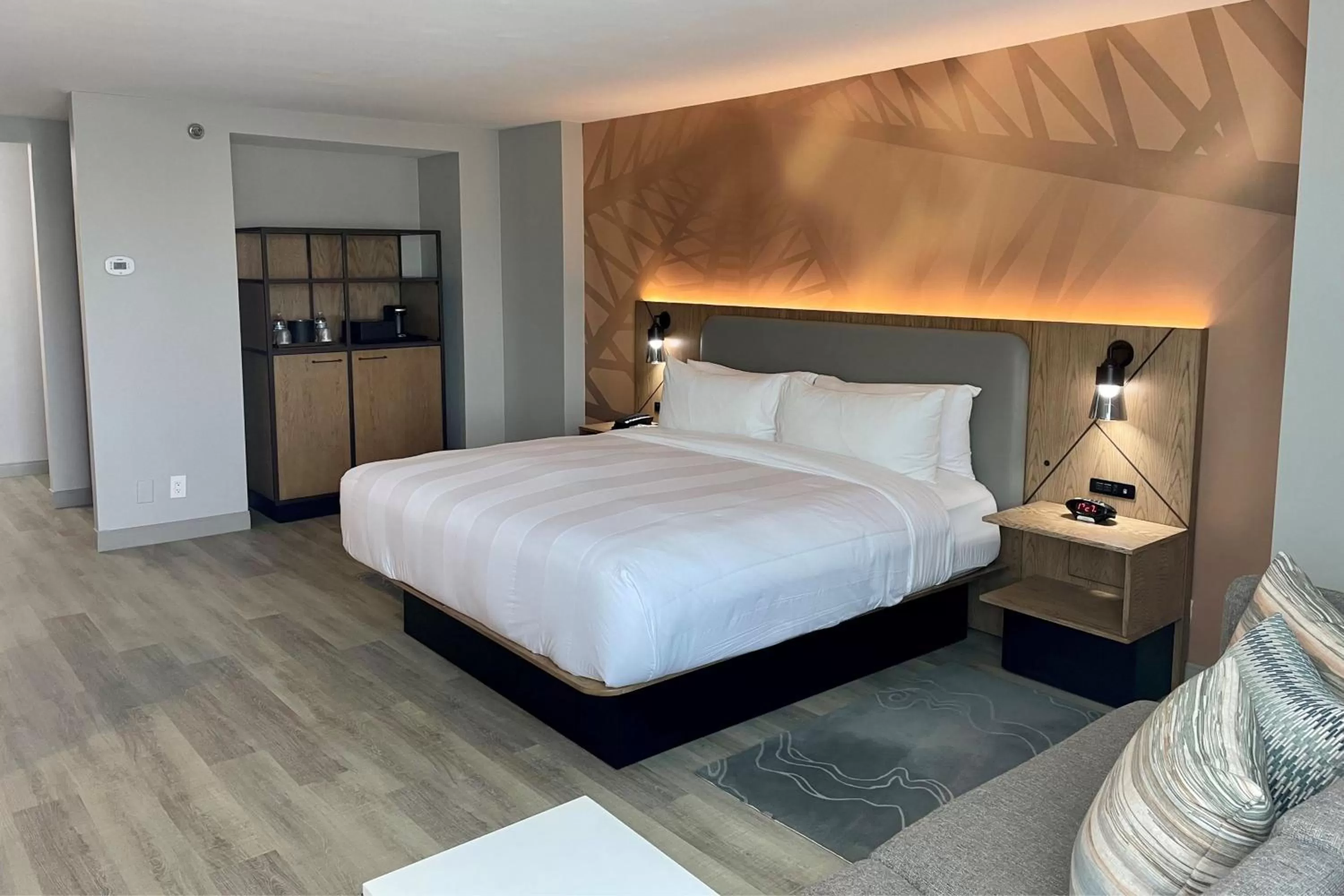 Photo of the whole room, Bed in Houston Marriott North