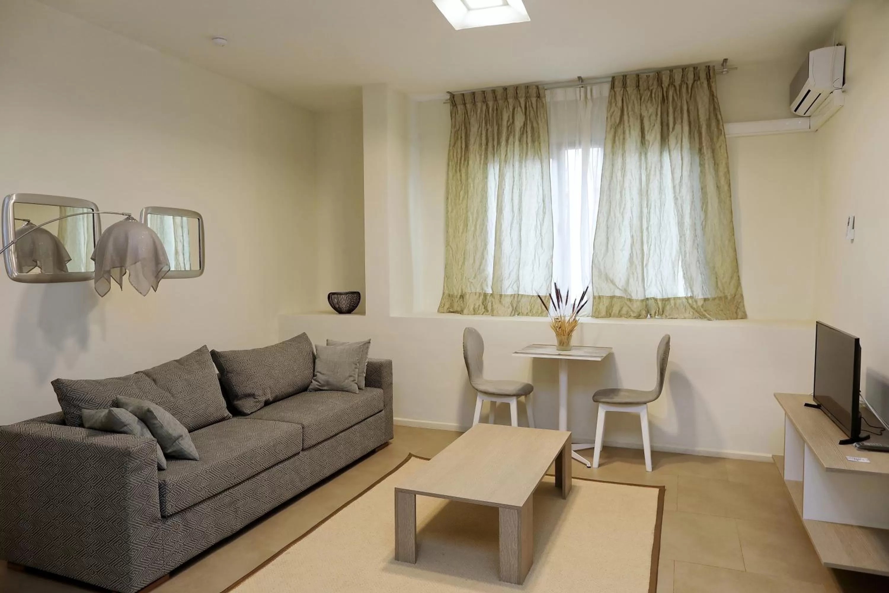 TV and multimedia in Hotel La Villette