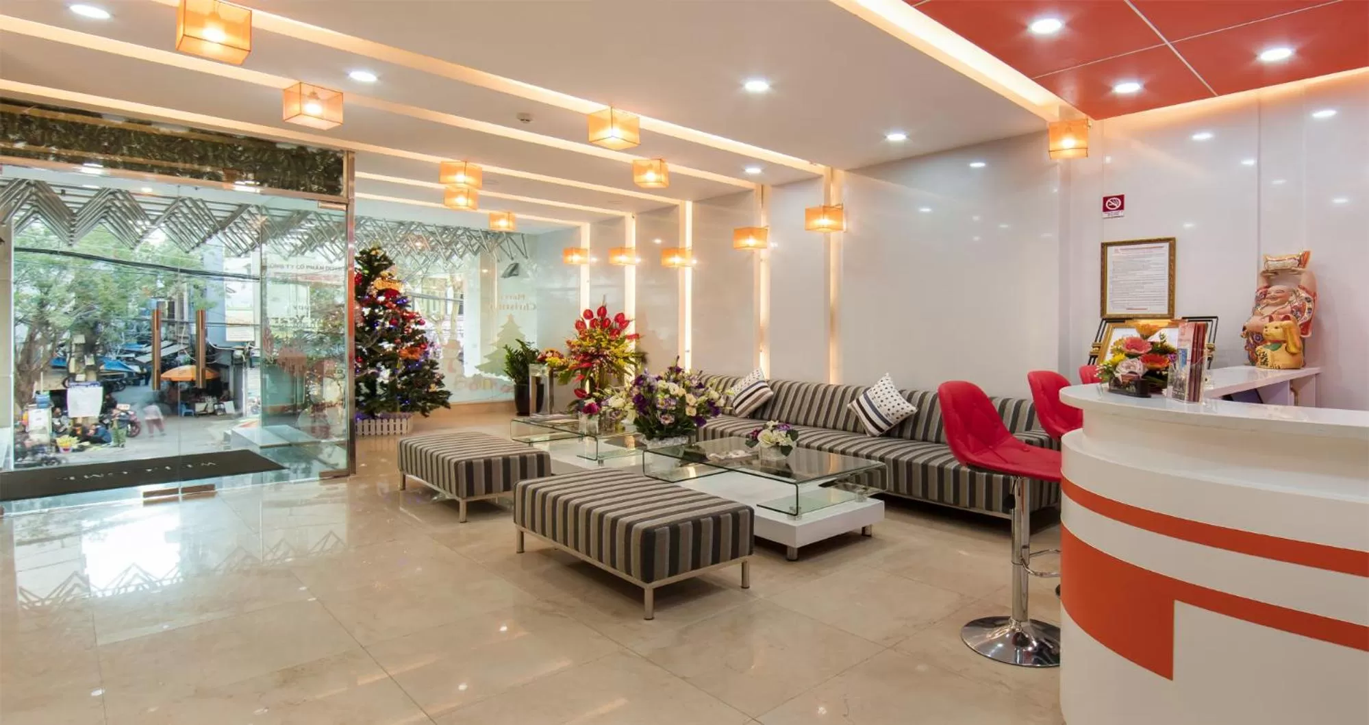 Lobby or reception in Van Mieu Hotel