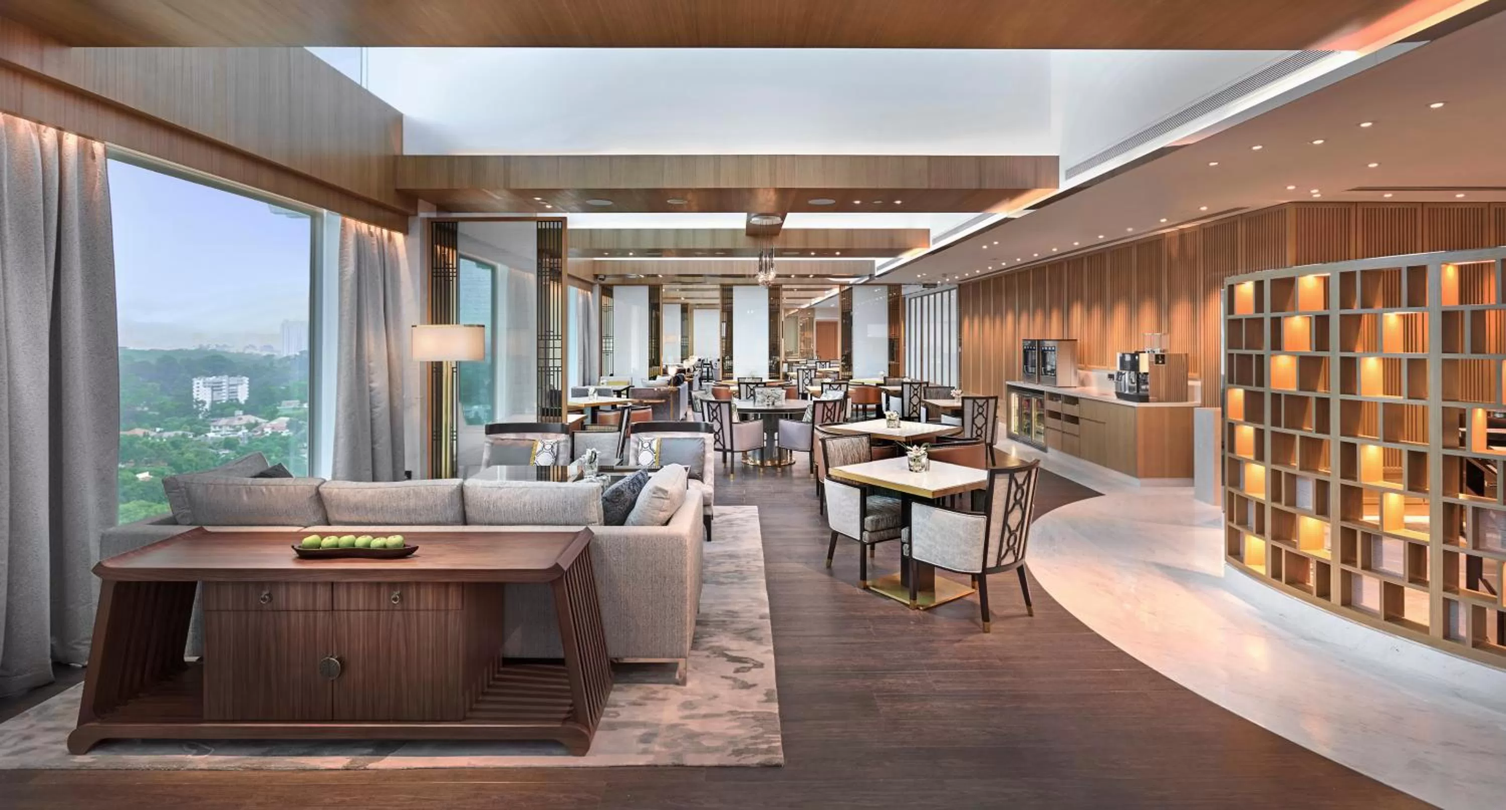 Lounge or bar in Shangri-La Singapore