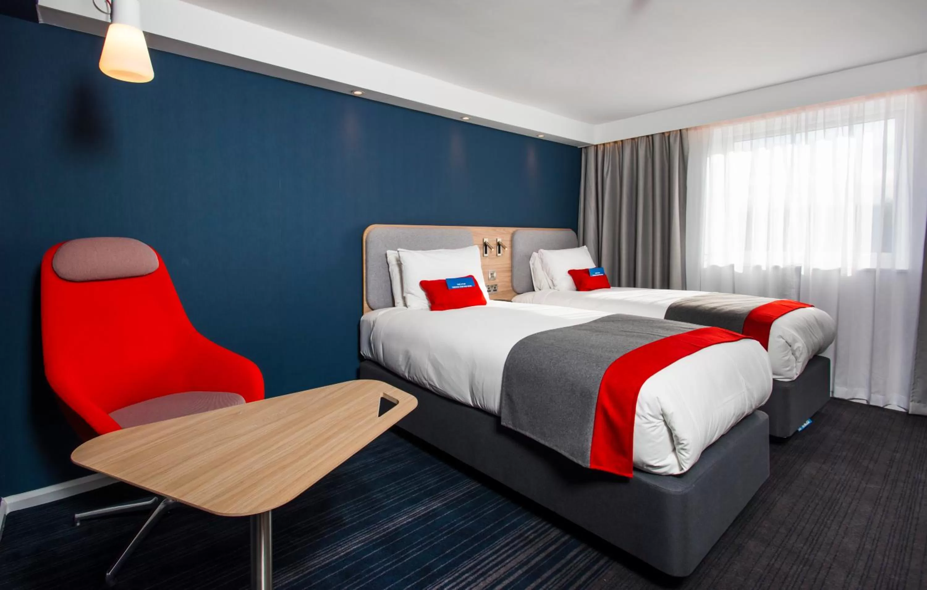 Photo of the whole room, Bed in Holiday Inn Express Portsmouth – North by IHG