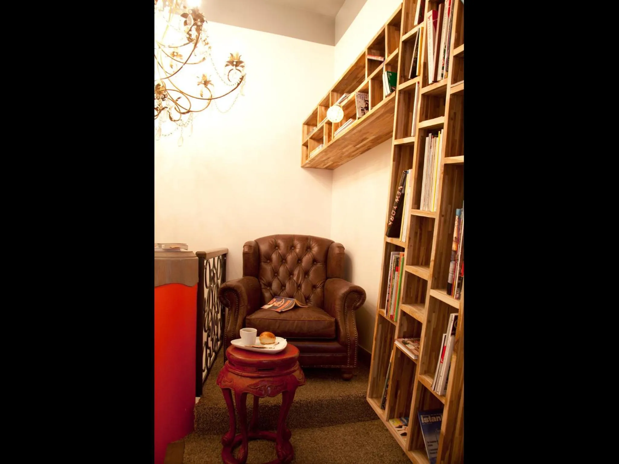 Library in Hypnos Design Hotel