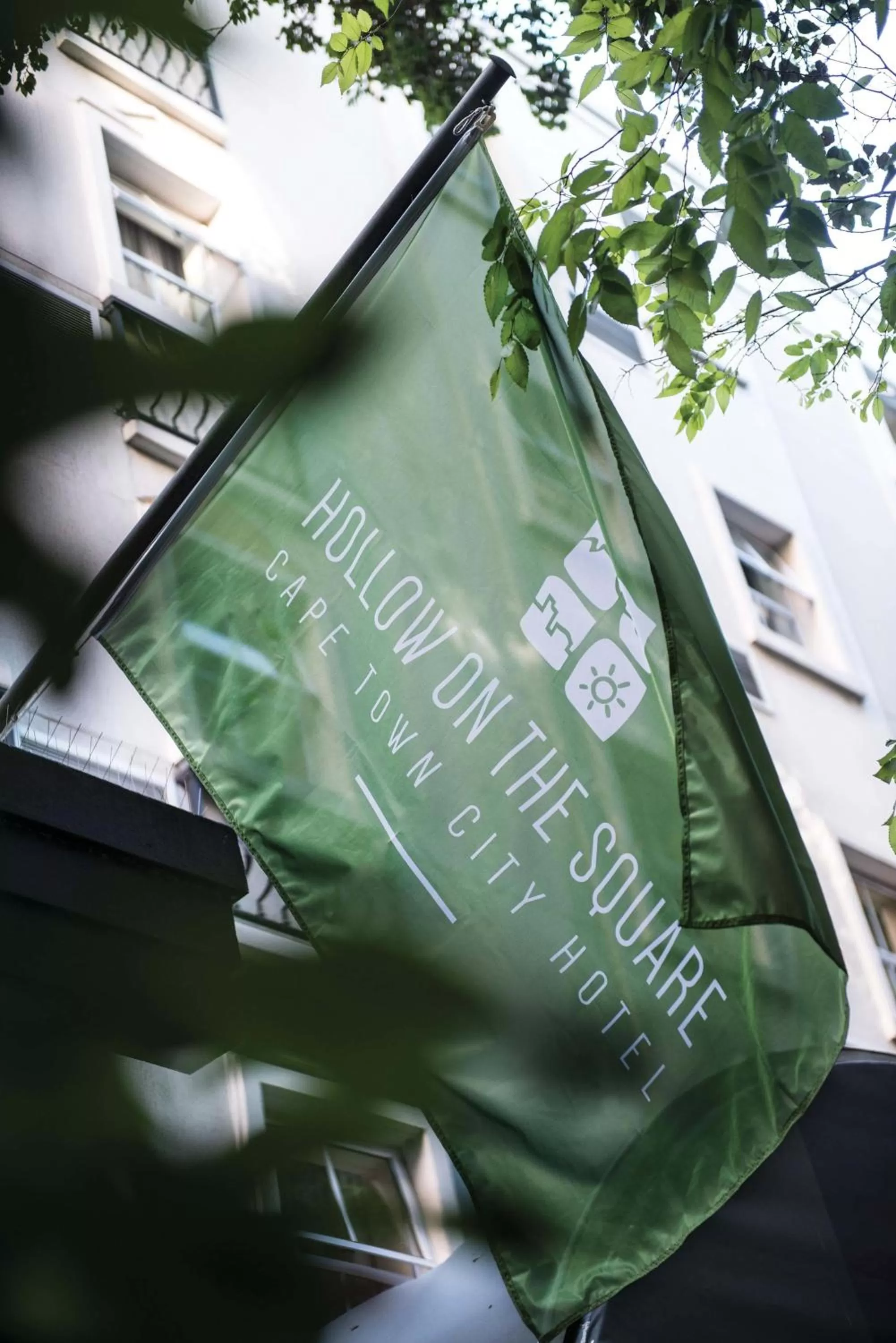 Facade/entrance in Hollow on the Square City Hotel