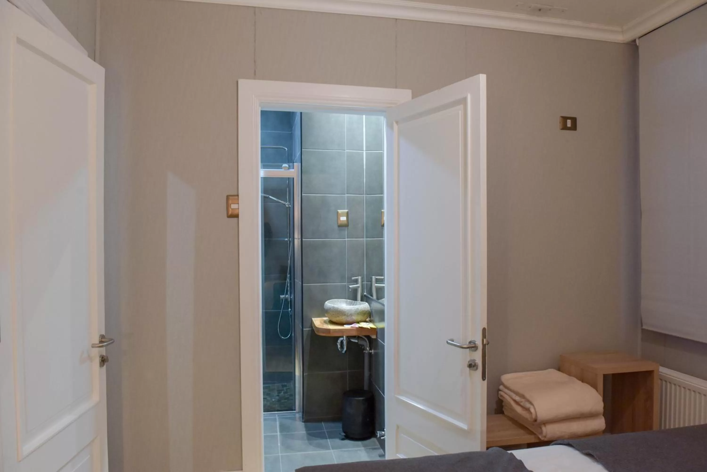 Bathroom in Hostal Boutique Puerta Roja