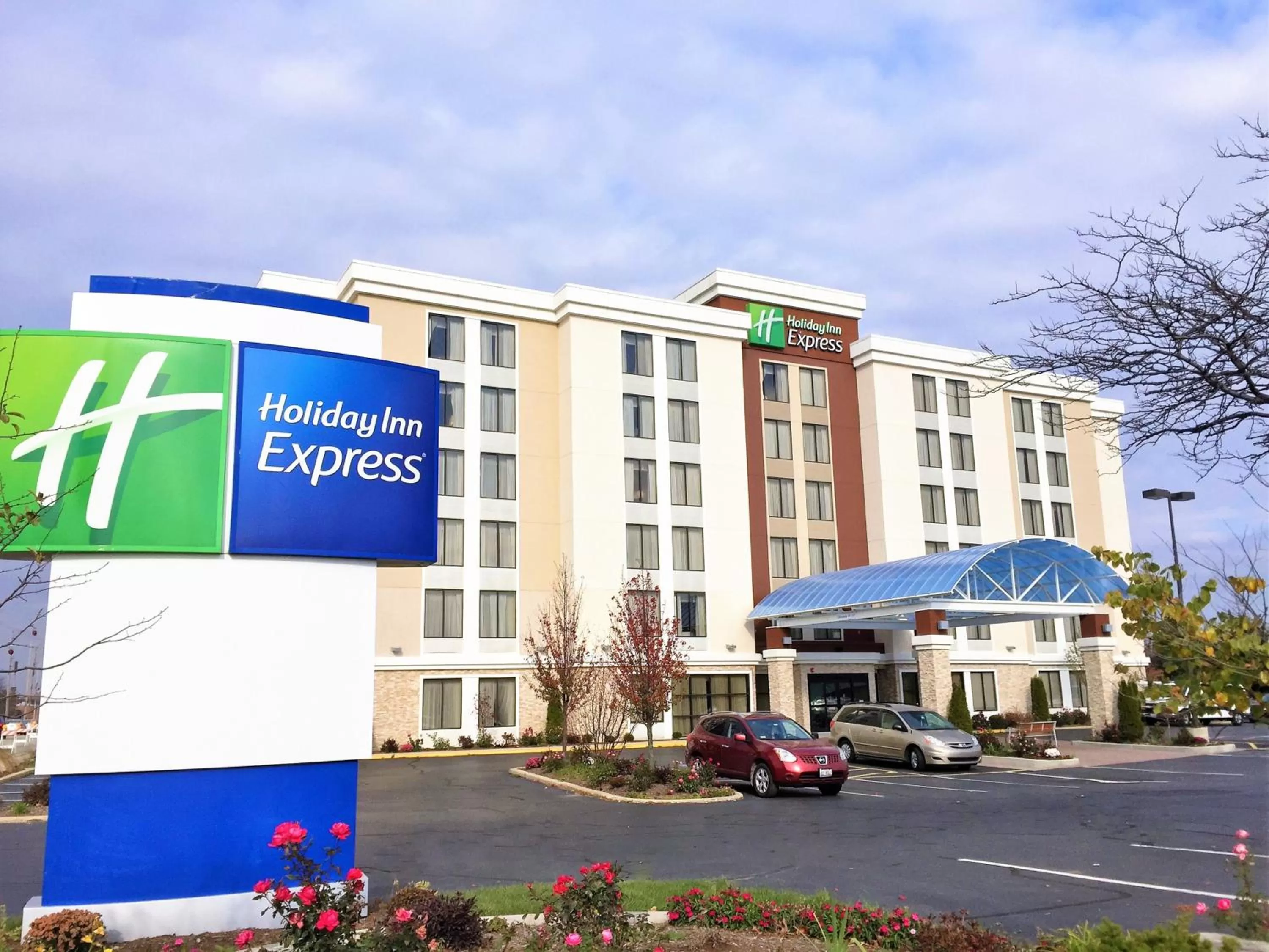 Property building in Holiday Inn Express Chicago NW - Arlington Heights by IHG