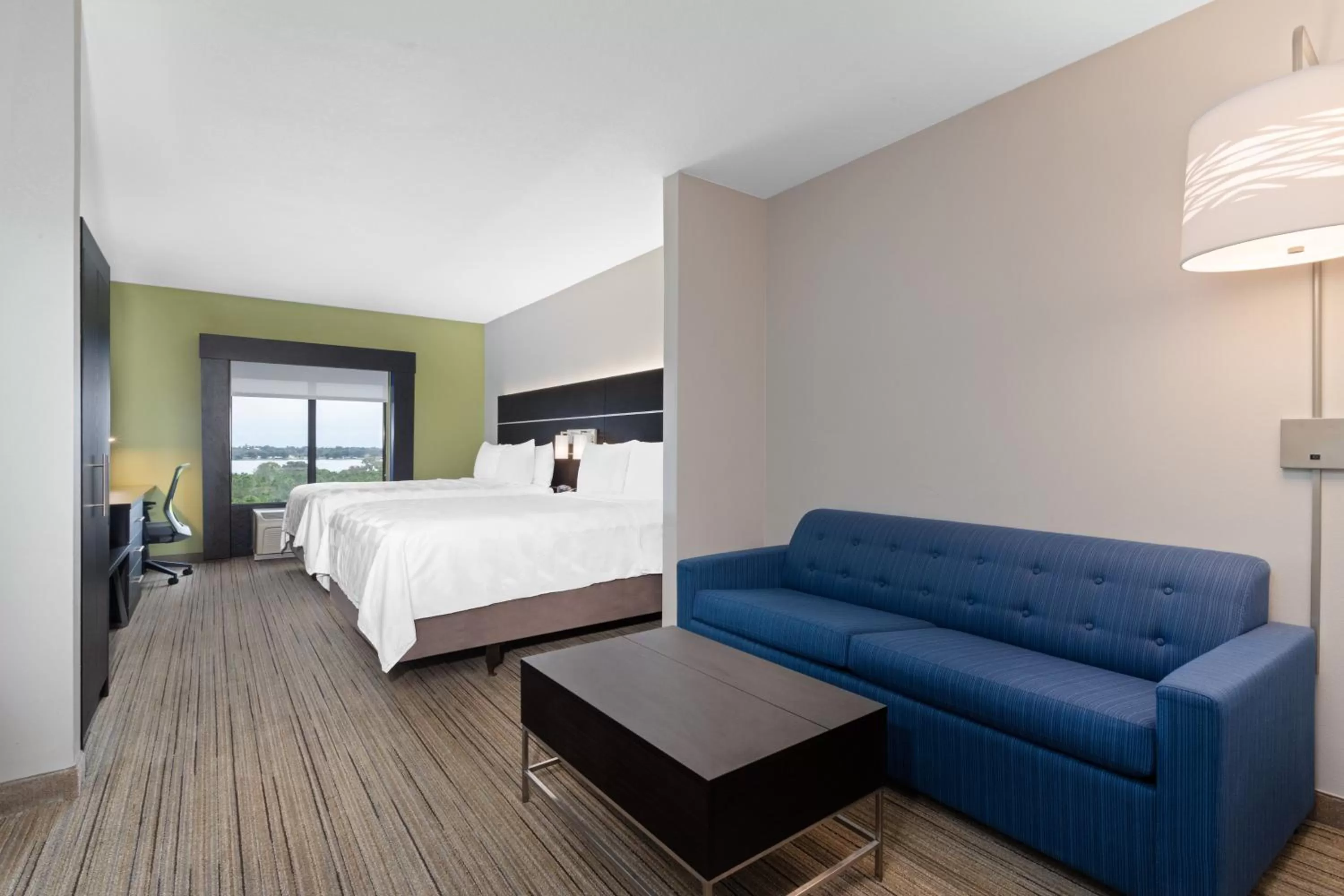Bedroom, Bed in Holiday Inn Express & Suites Lake Placid by IHG