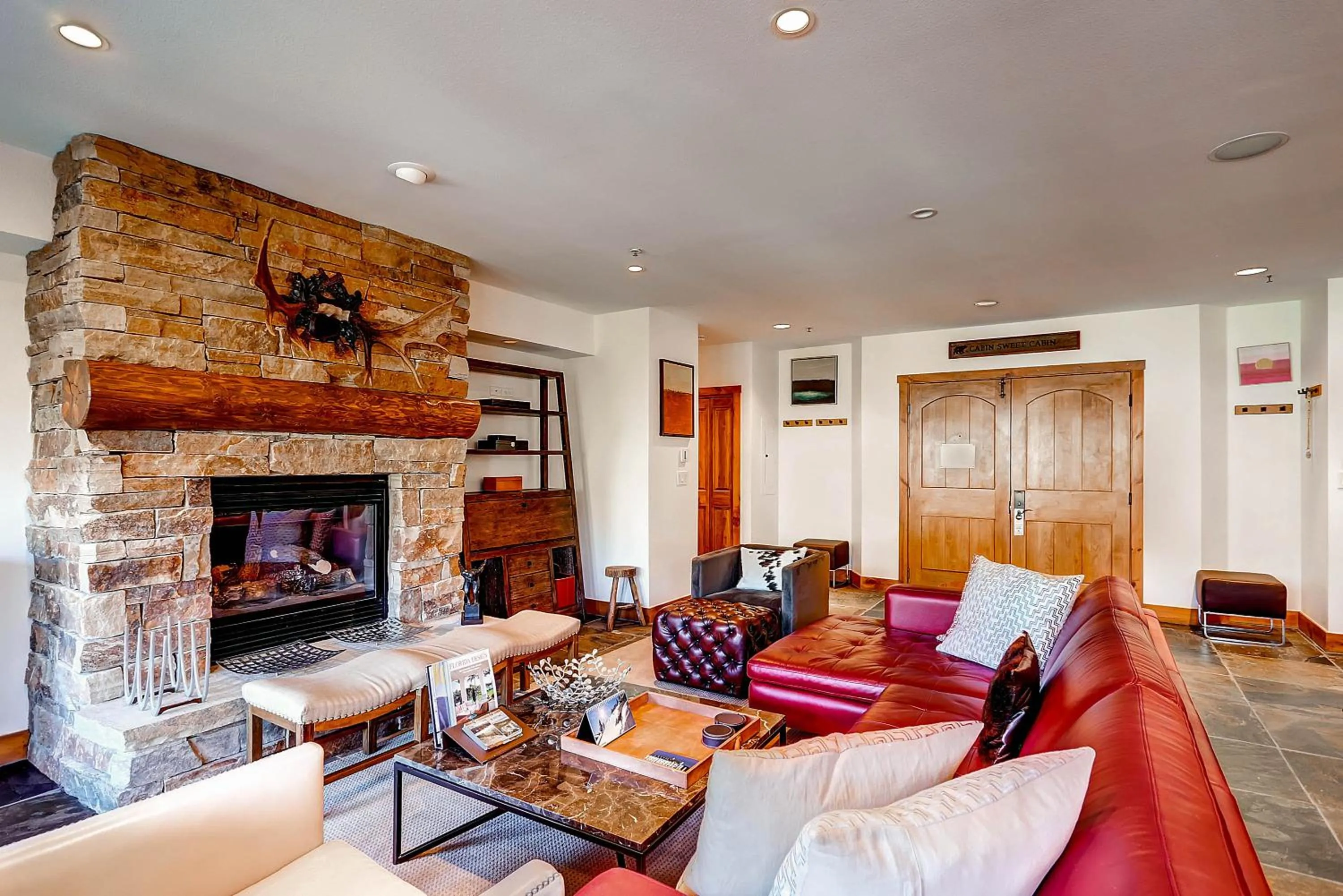 Living room in Timbers & Lone Eagle by Vail Resorts