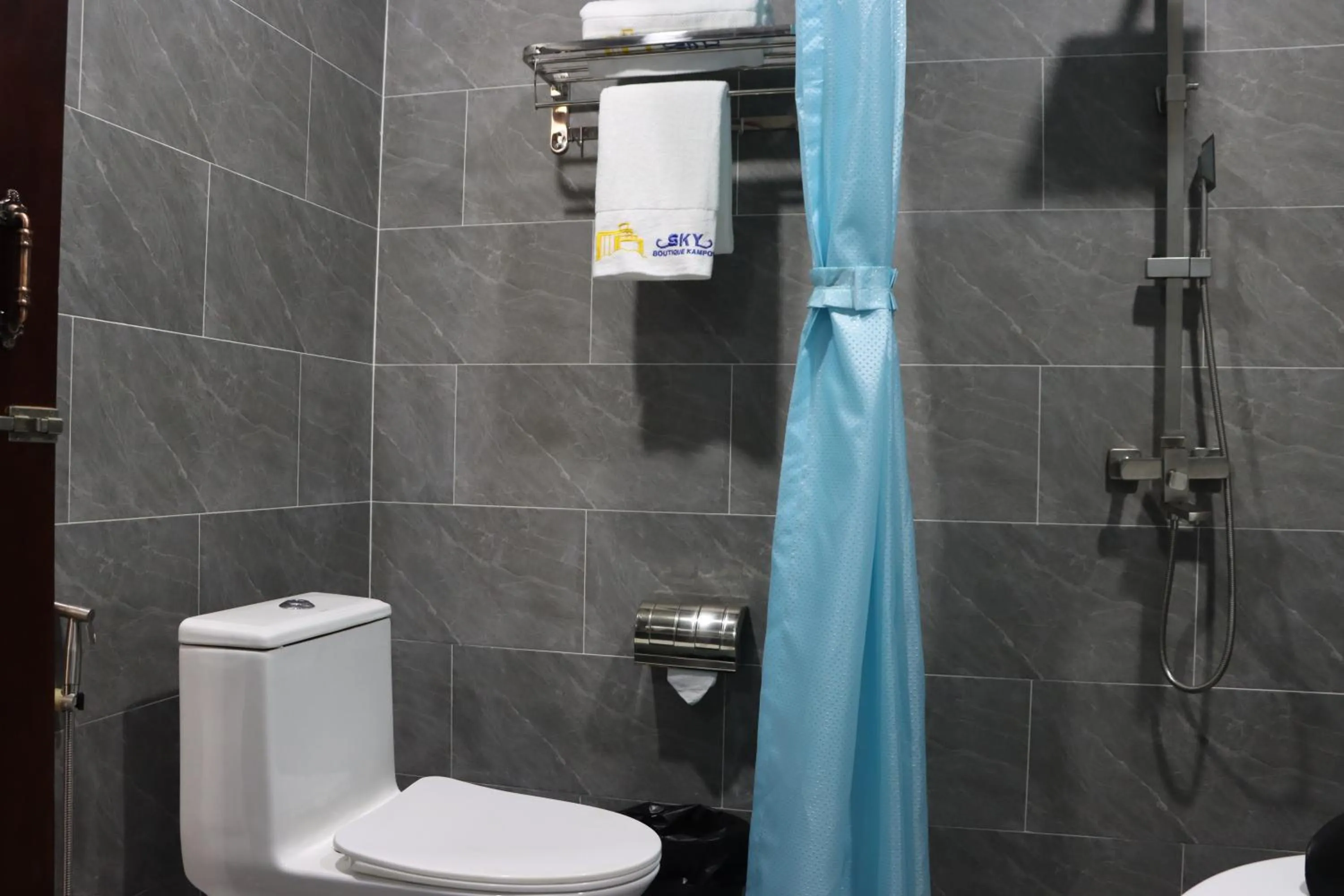 Shower in Sky Boutique Kampot