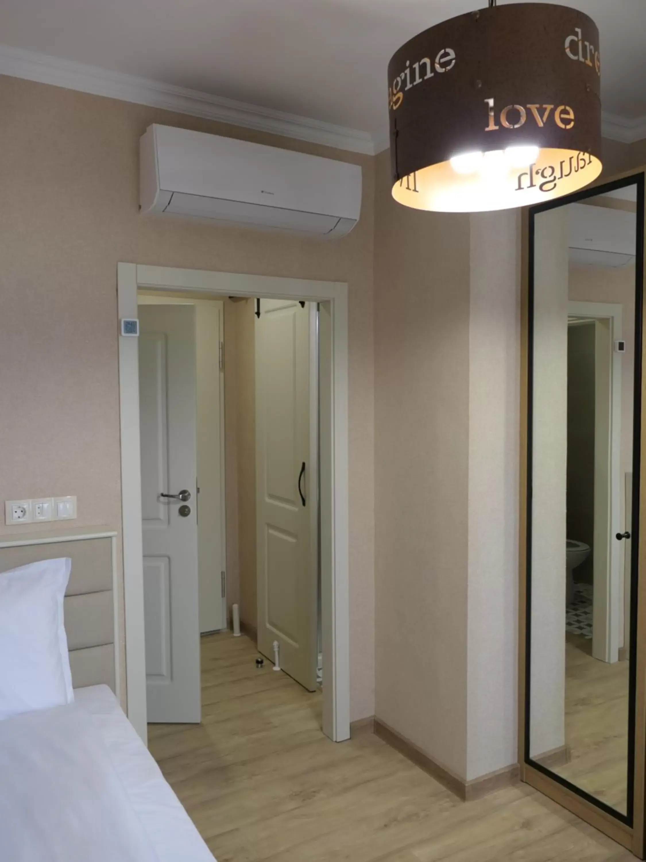 Standard Single Room in Hotel MEDITERRANEO Standard Single Room in Hotel MEDITERRANEO