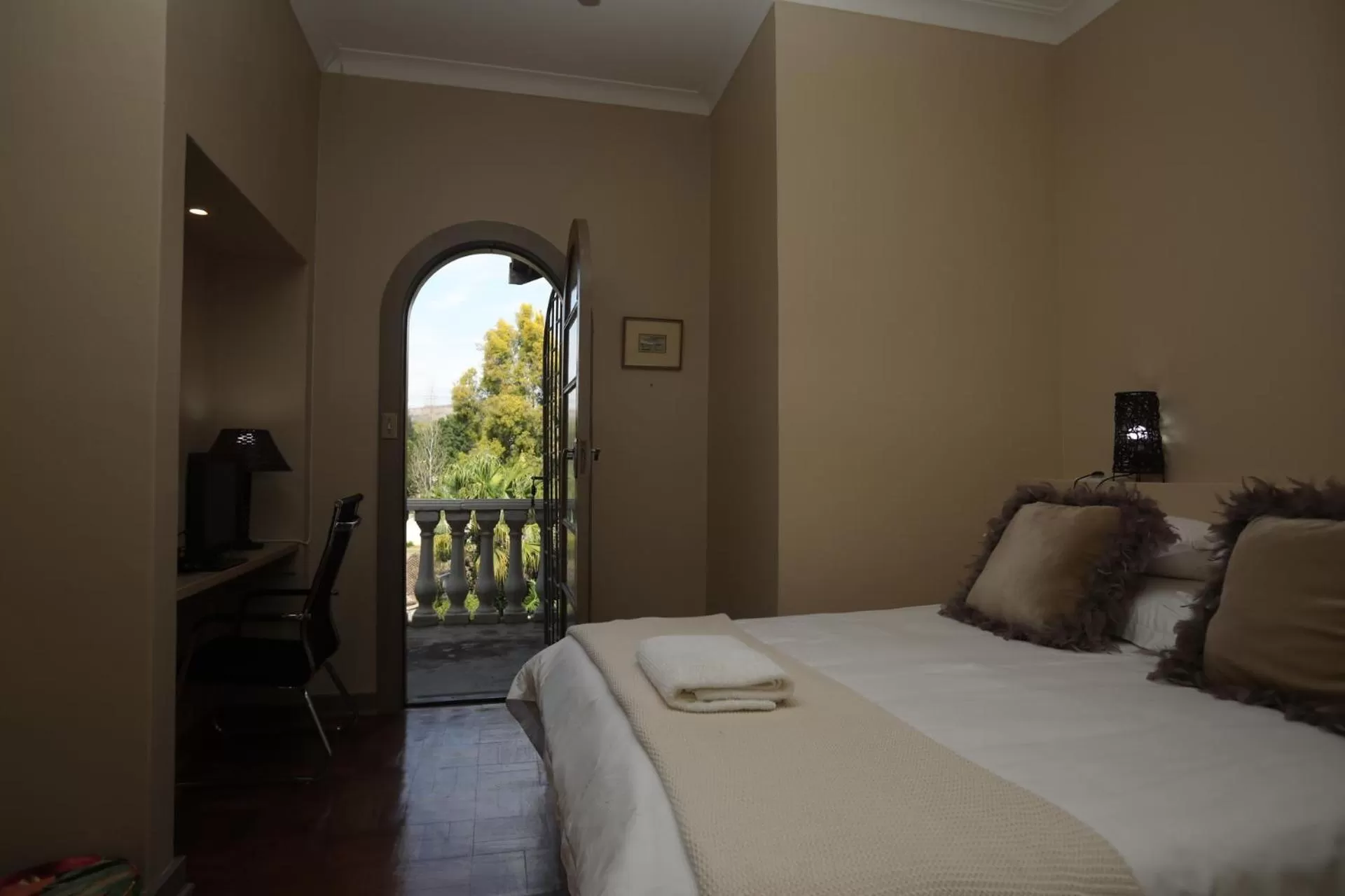 Bed in Ben's Bed and Breakfast