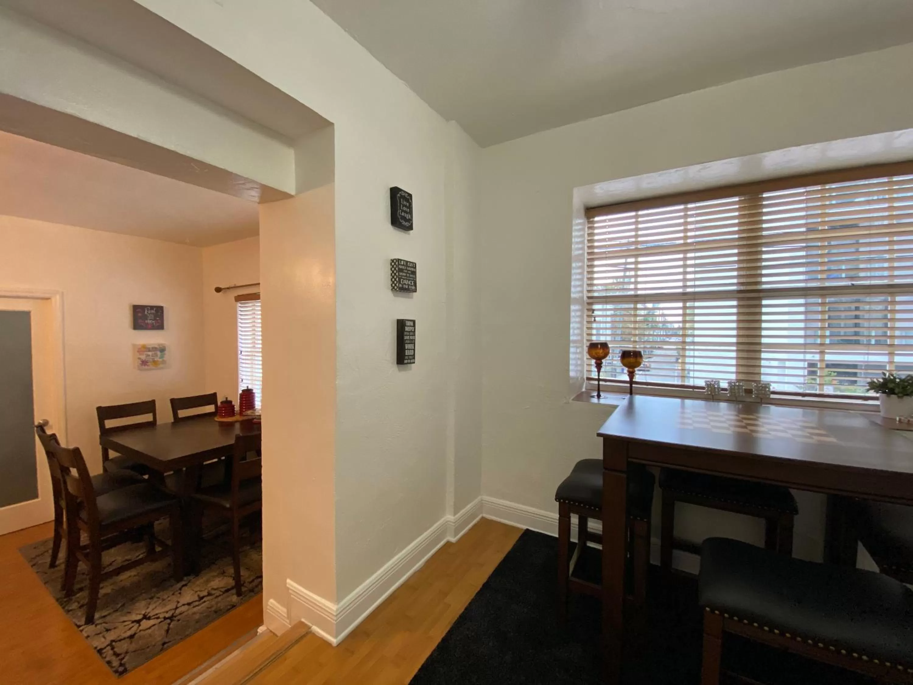 Kitchen or kitchenette, Dining Area in Miami Beach Rooms B&B