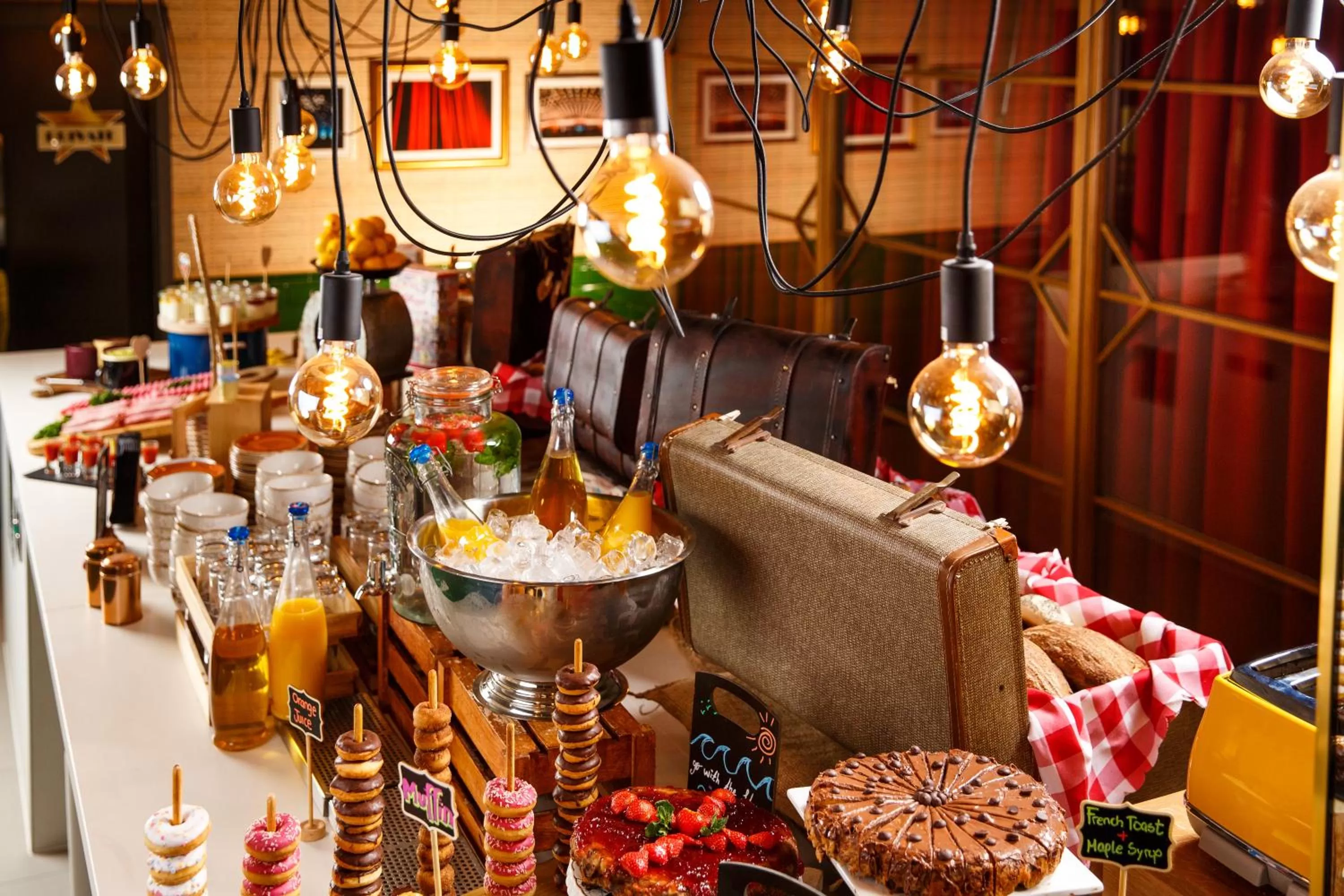 Food and drinks in ibis Styles London Southwark - near Borough Market