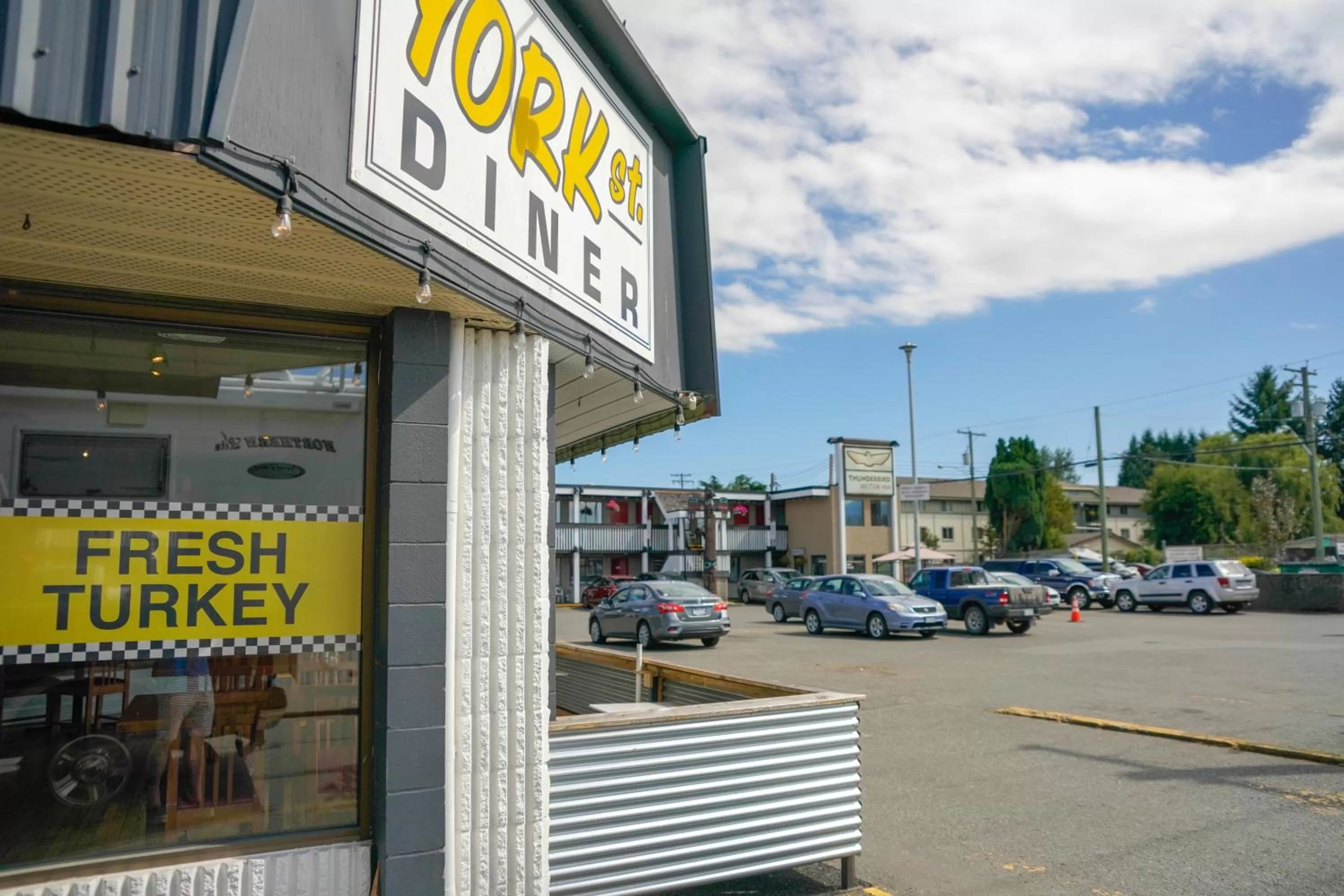 Restaurant/places to eat in Thunderbird Motor Inn