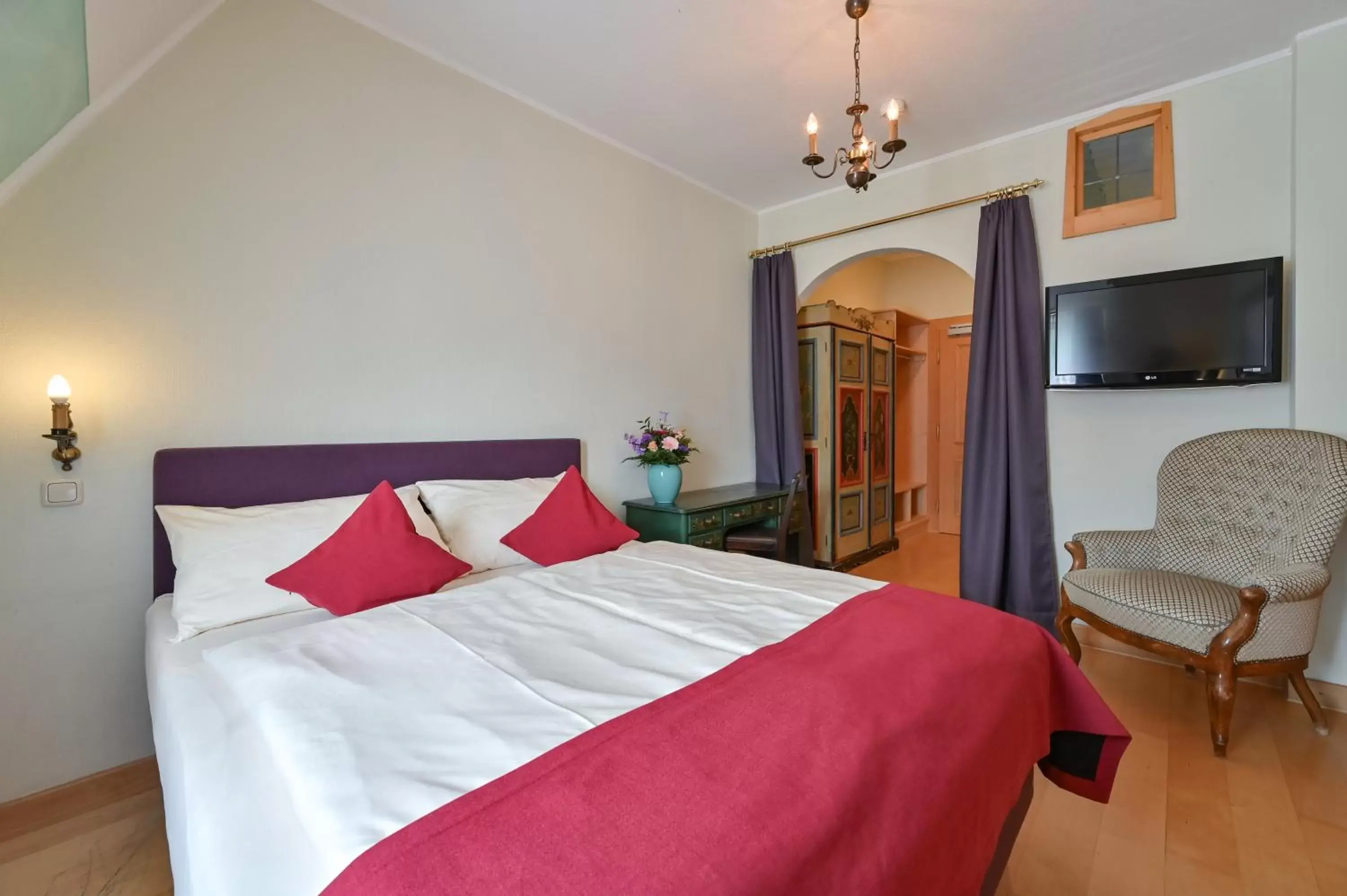 Double Room in main Building in Hotel Hirsch Double Room in main Building in Hotel Hirsch