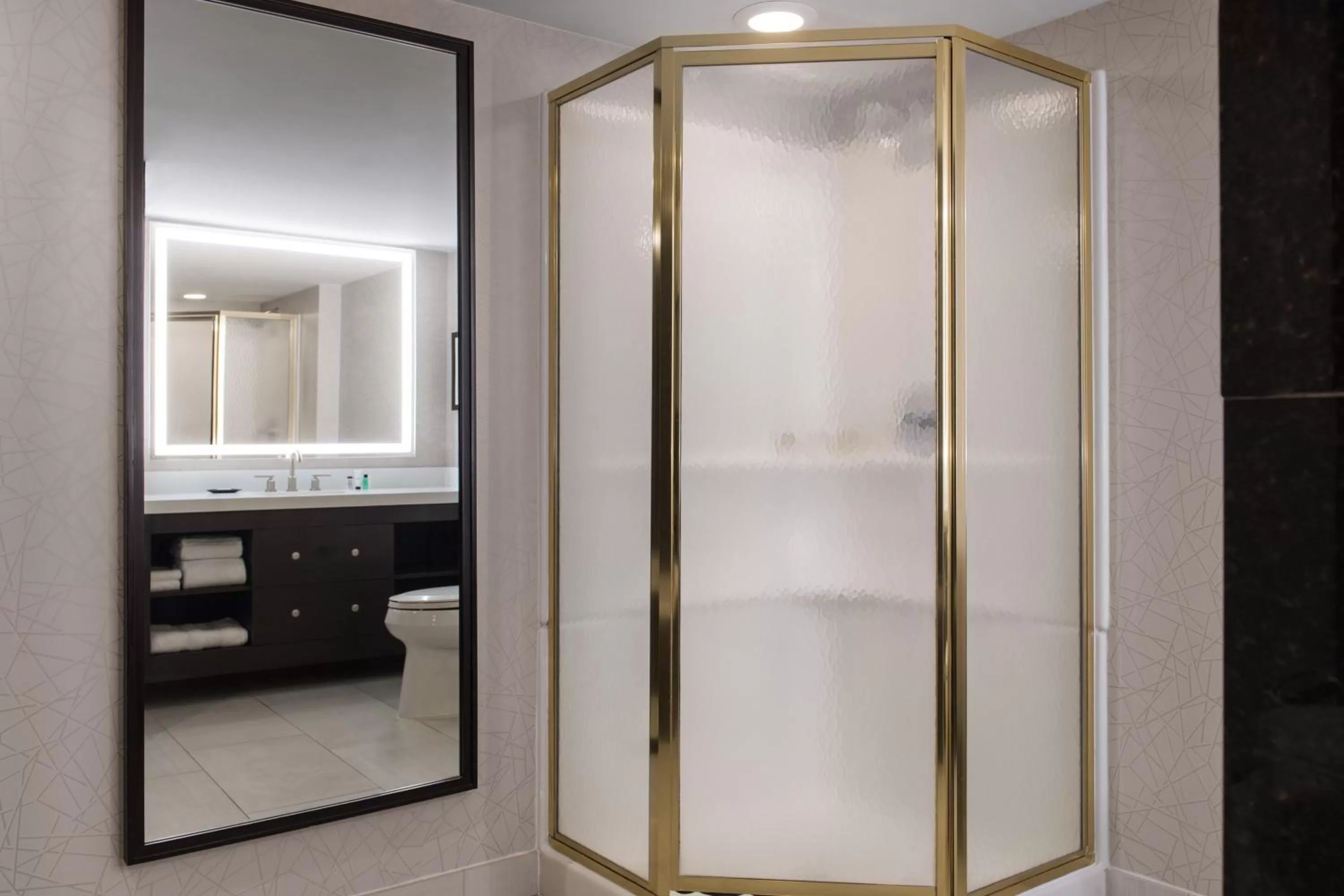 Bathroom in Sheraton Syracuse University Hotel and Conference Center