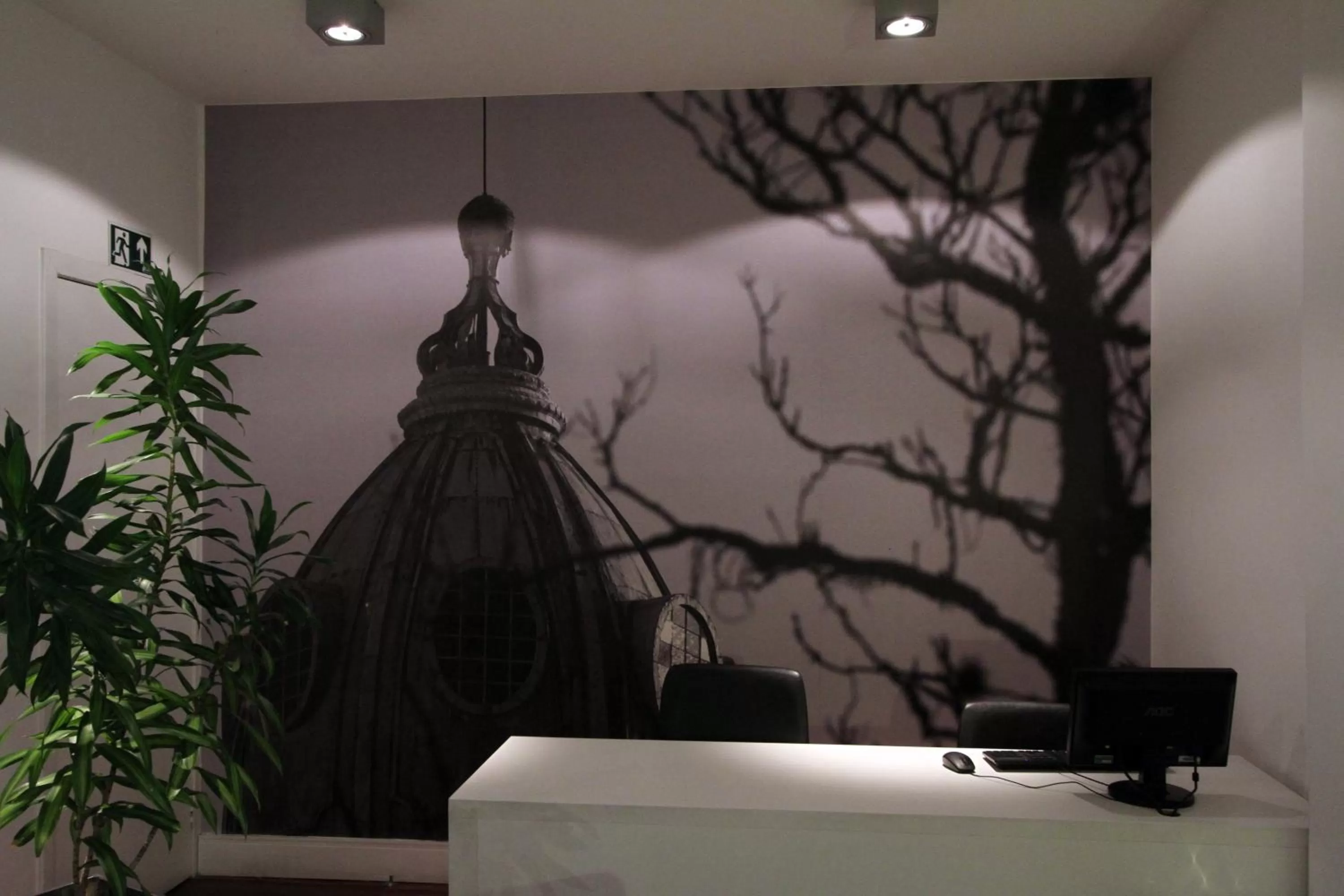 Communal lounge/ TV room in Hotel Curi Executive