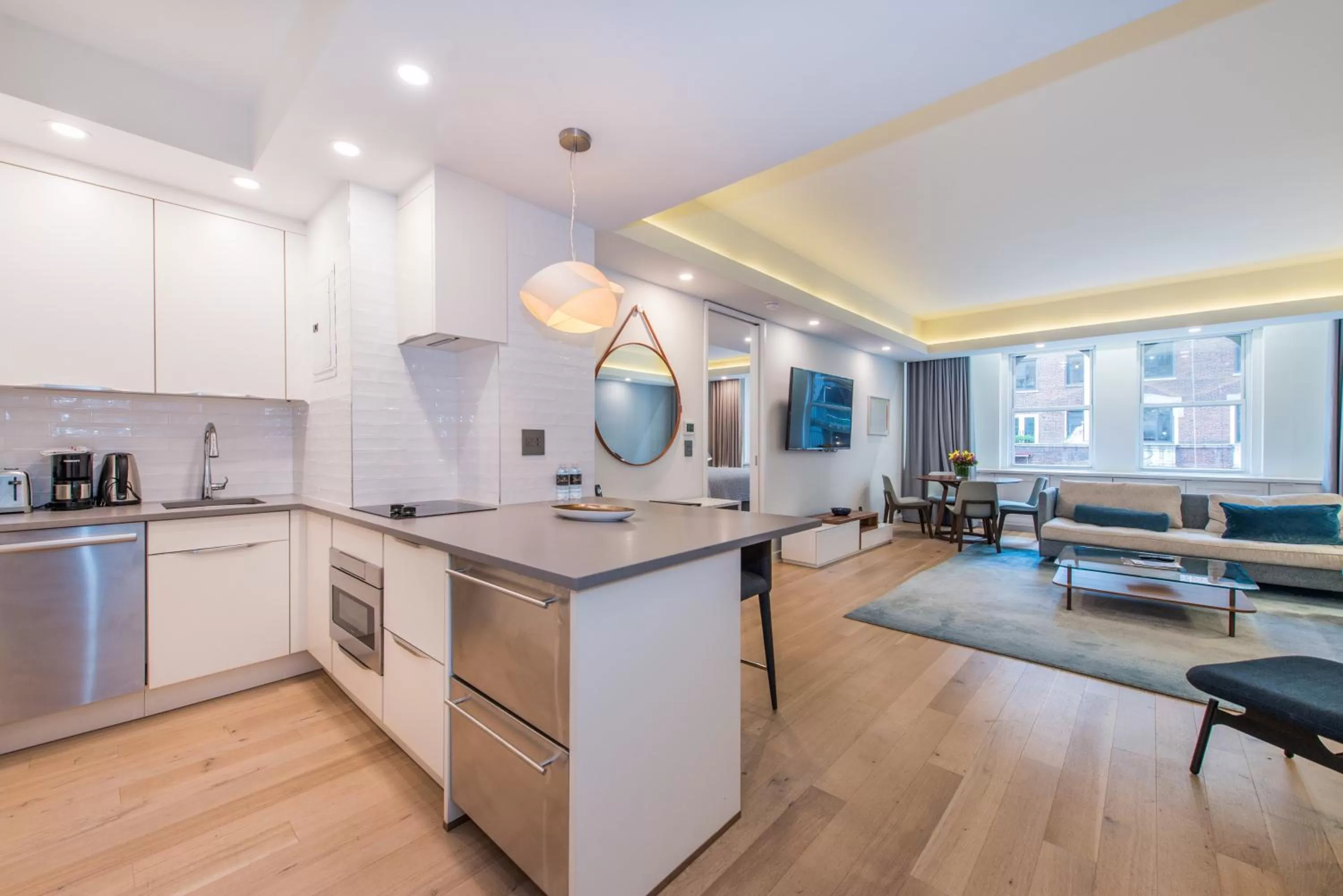 Kitchen or kitchenette in Lombardy Hotel