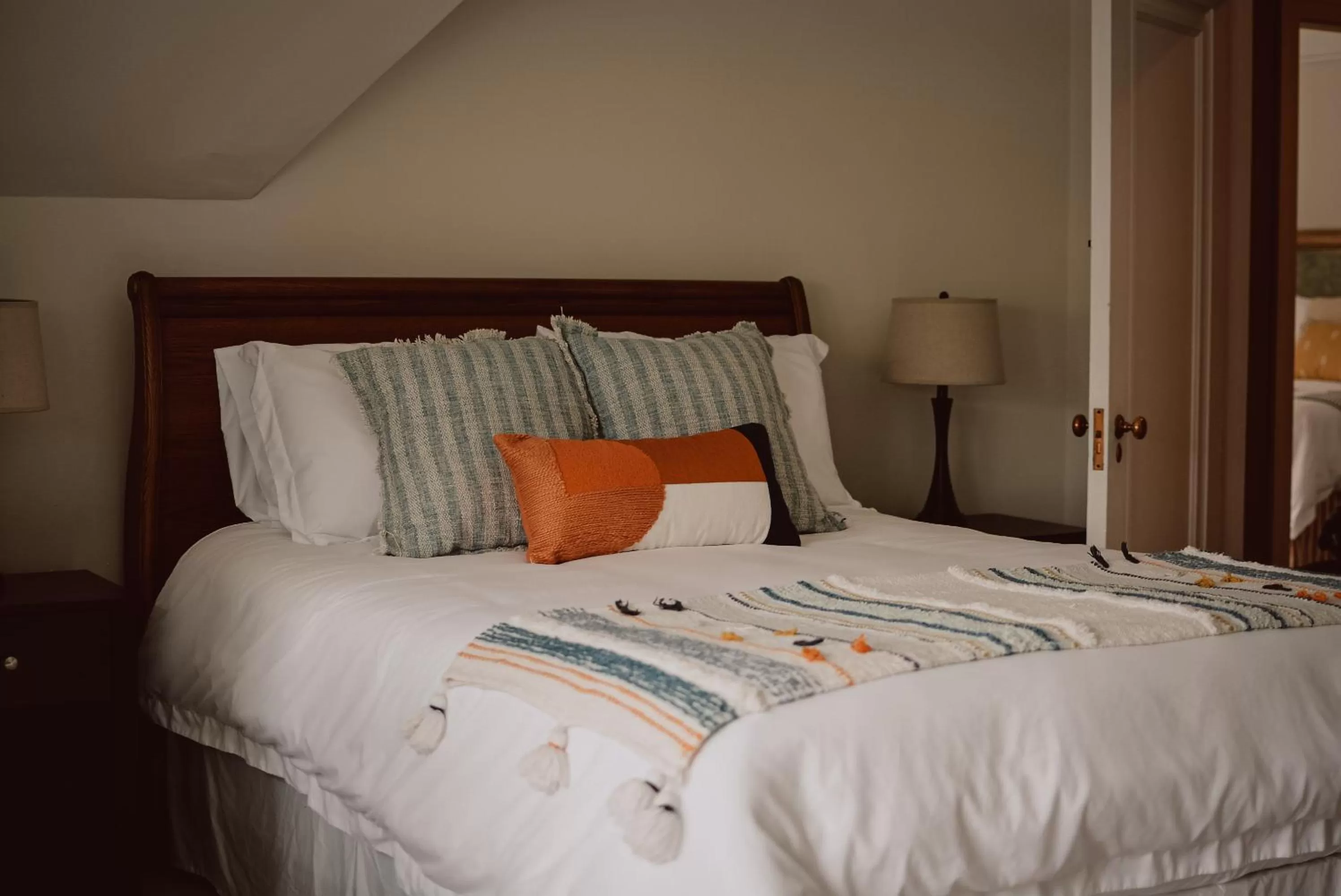 Bed in Hill Road Manor Bed & Breakfast