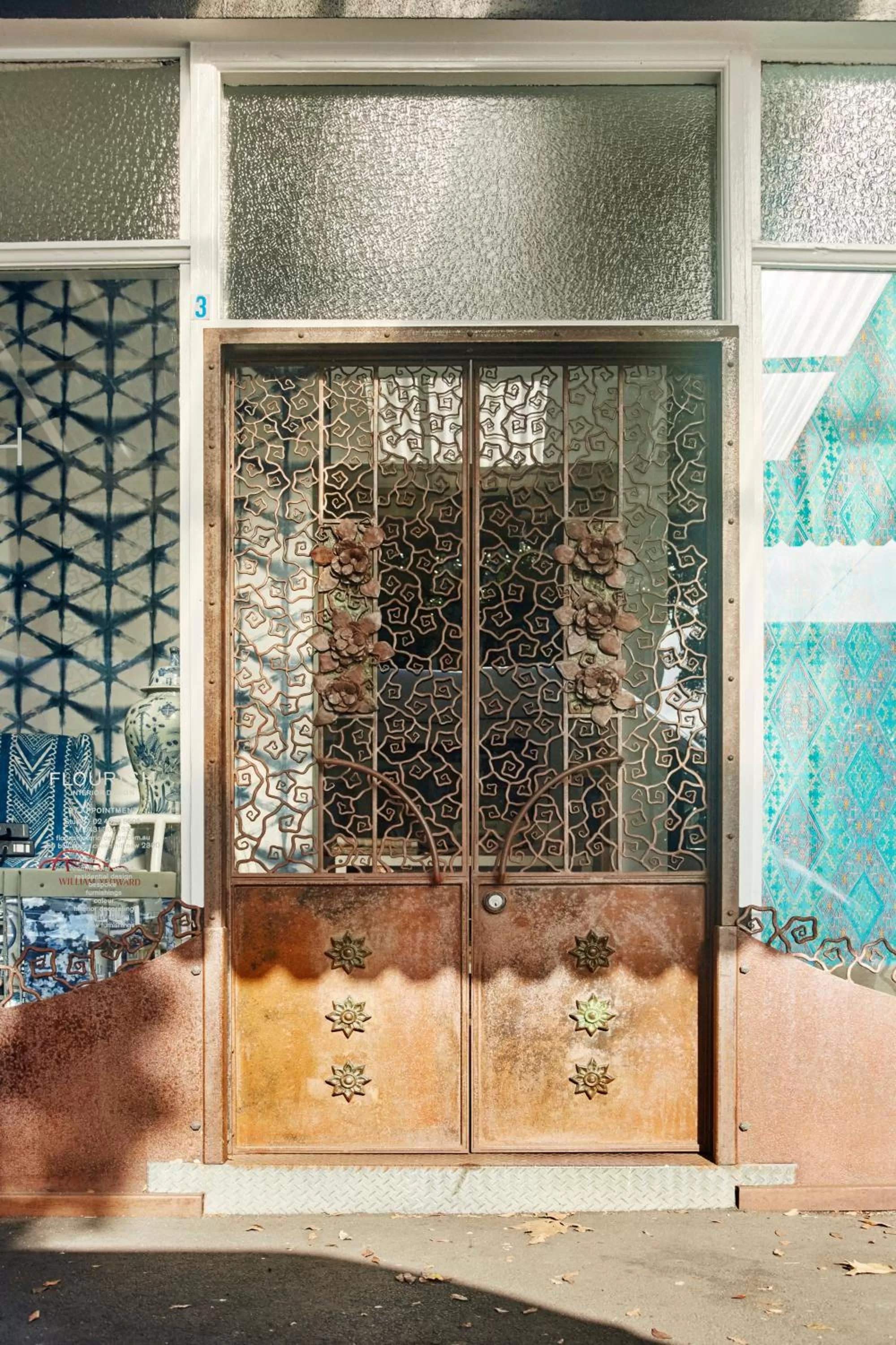 Facade/entrance in Stunning Flourish ON Bull