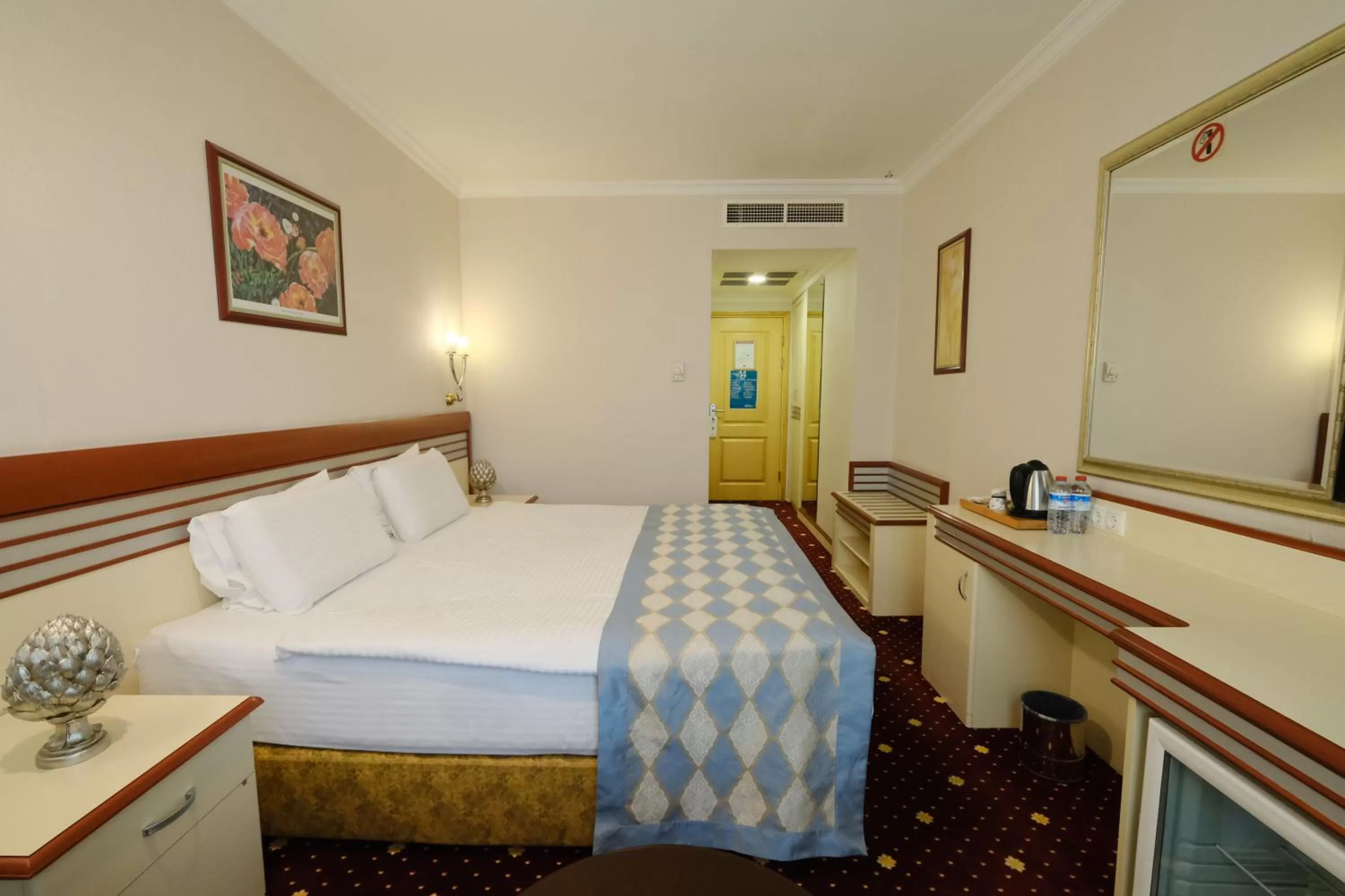 Photo of the whole room, Bed in Akar International Hotel