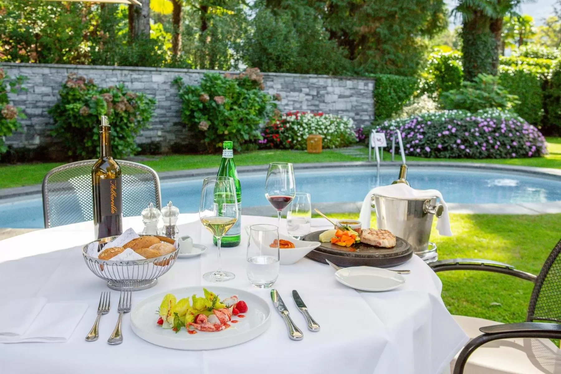 Restaurant/places to eat in Hotel Ascovilla Charming Hideway