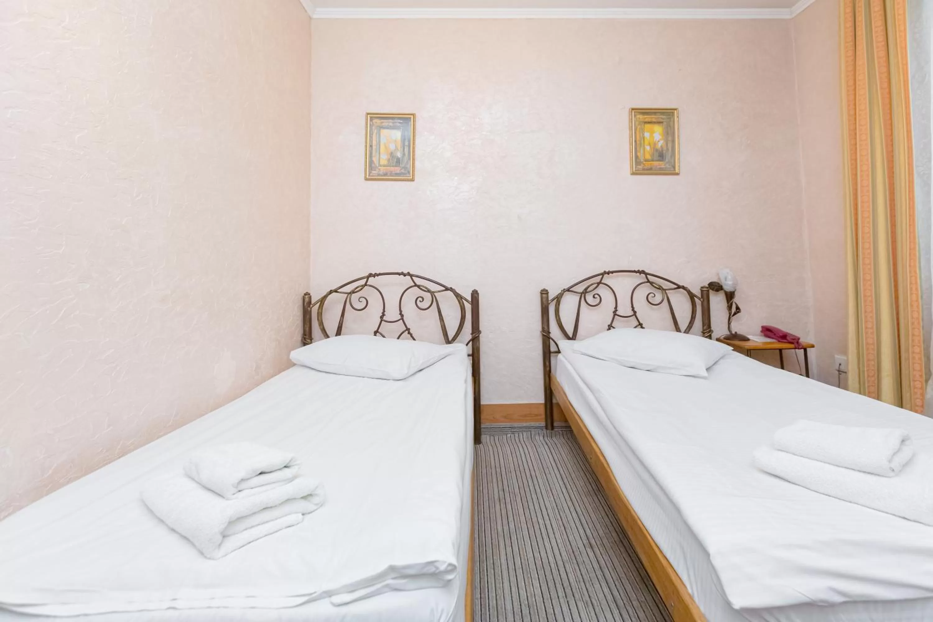 Bed in Staryi Krakiv