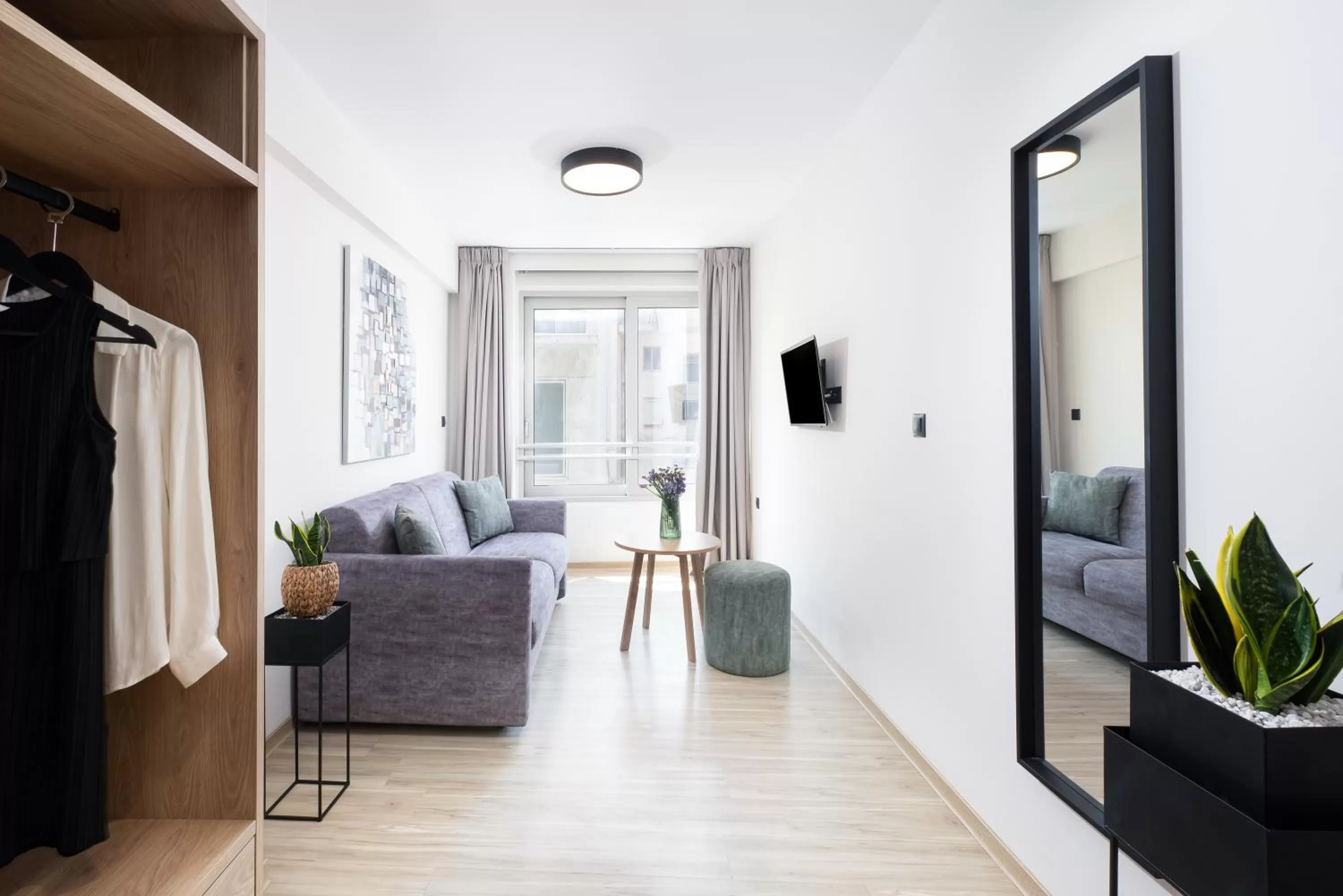 Photo of the whole room in Enattica Suites