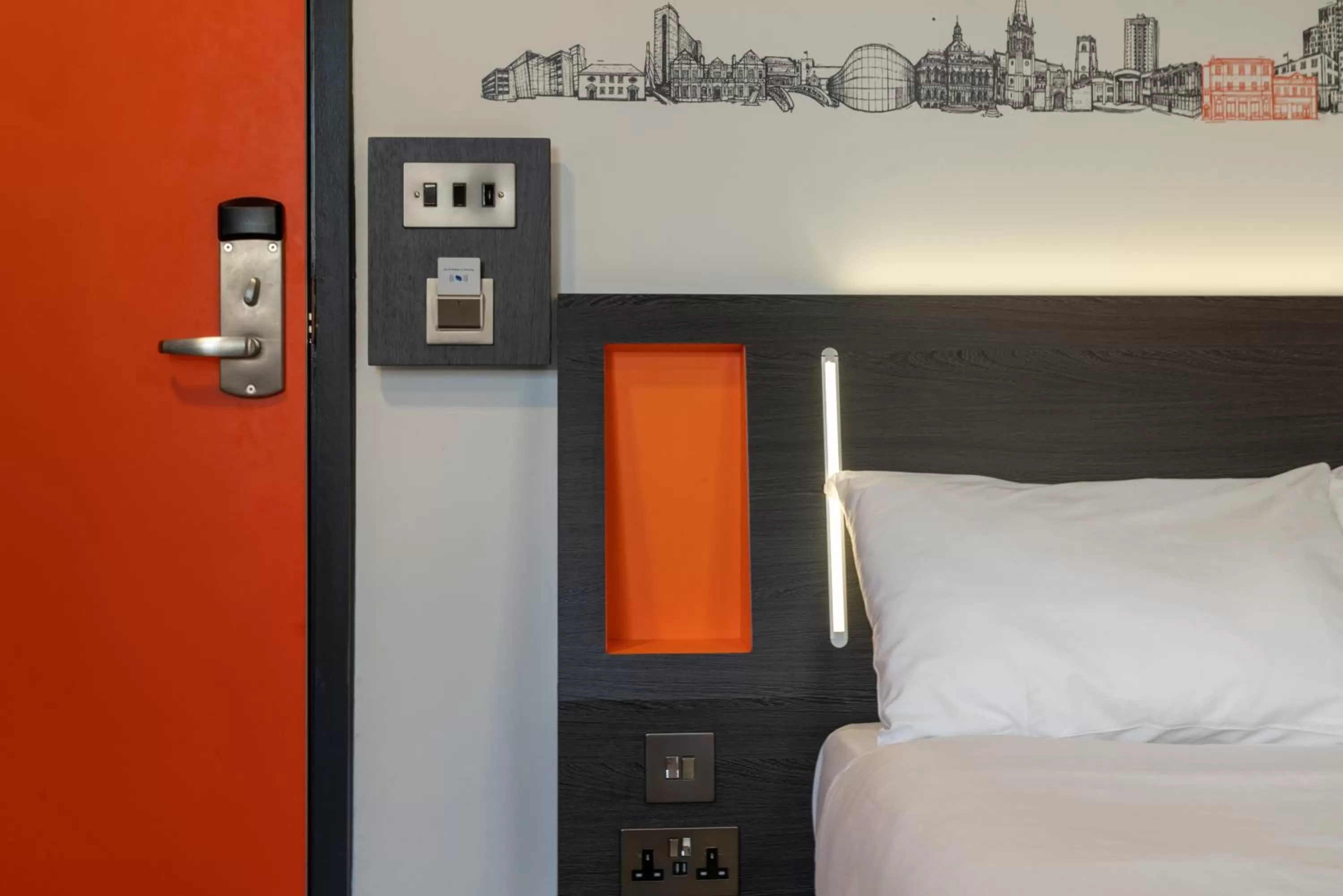 Bedroom, Bed in easyHotel Ipswich